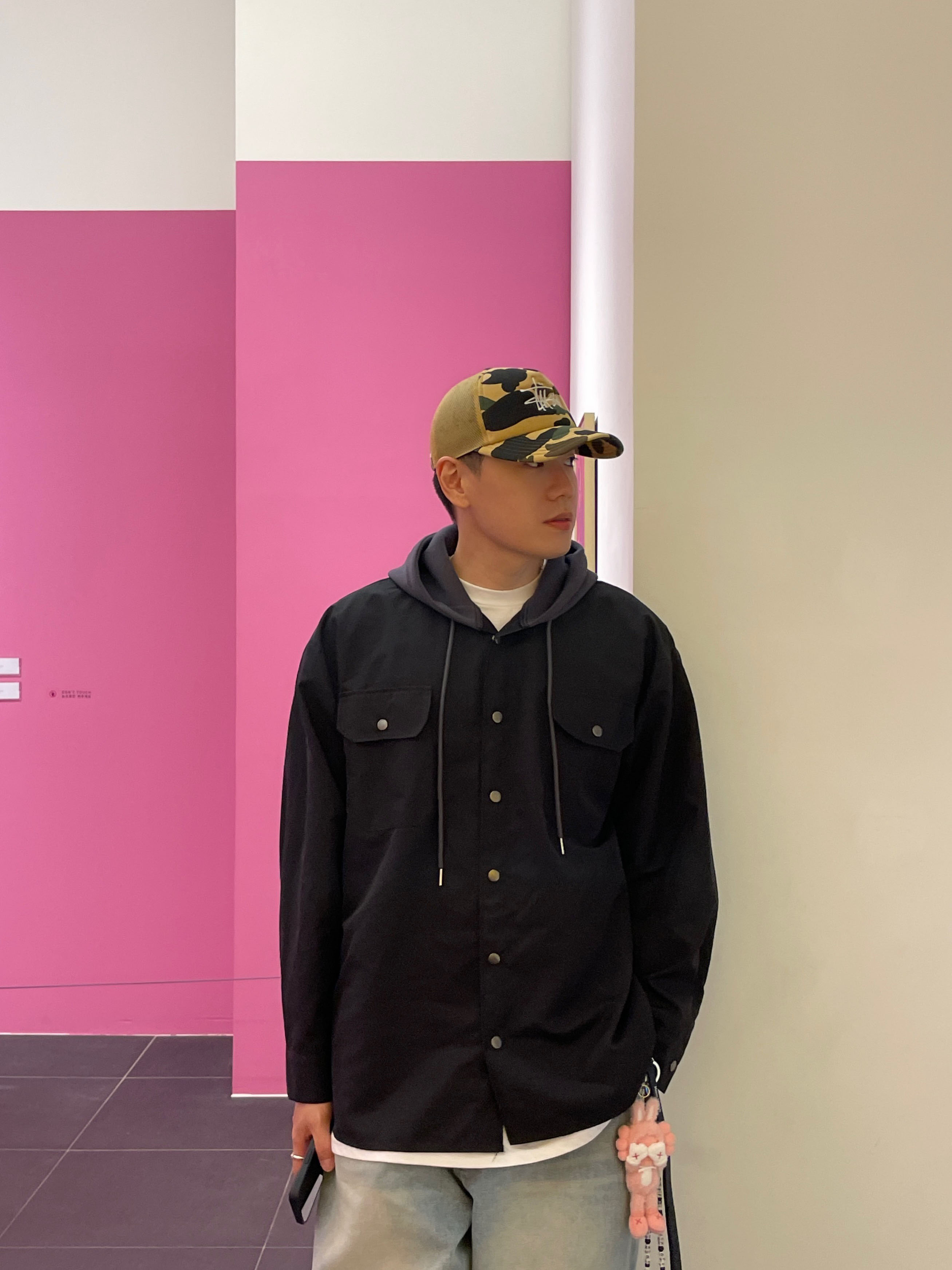 Stussy x BAPE Trucker Cap Yellow, Kaws Holiday Indonesia Plush Charm 착용 스타일 - 7