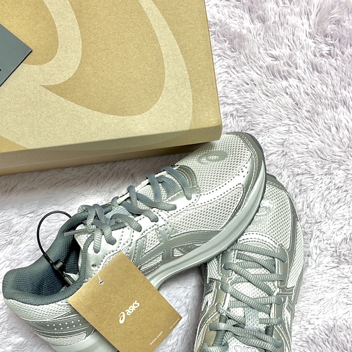 Asics Jog 100 S SMU Glacier Grey Pure Silver - 2E Wide 착용 스타일