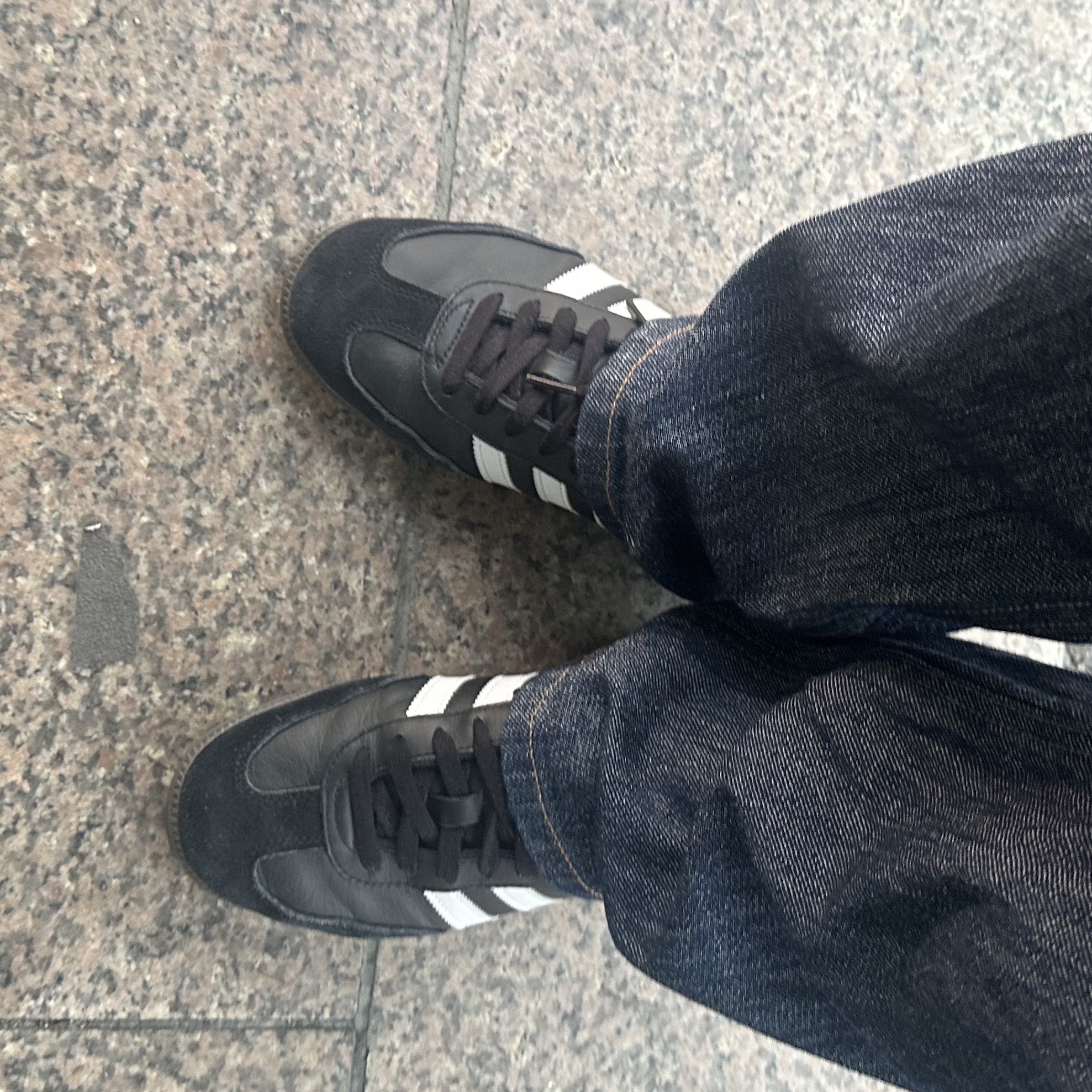 Adidas Samba OG Black White Gum 착용 스타일