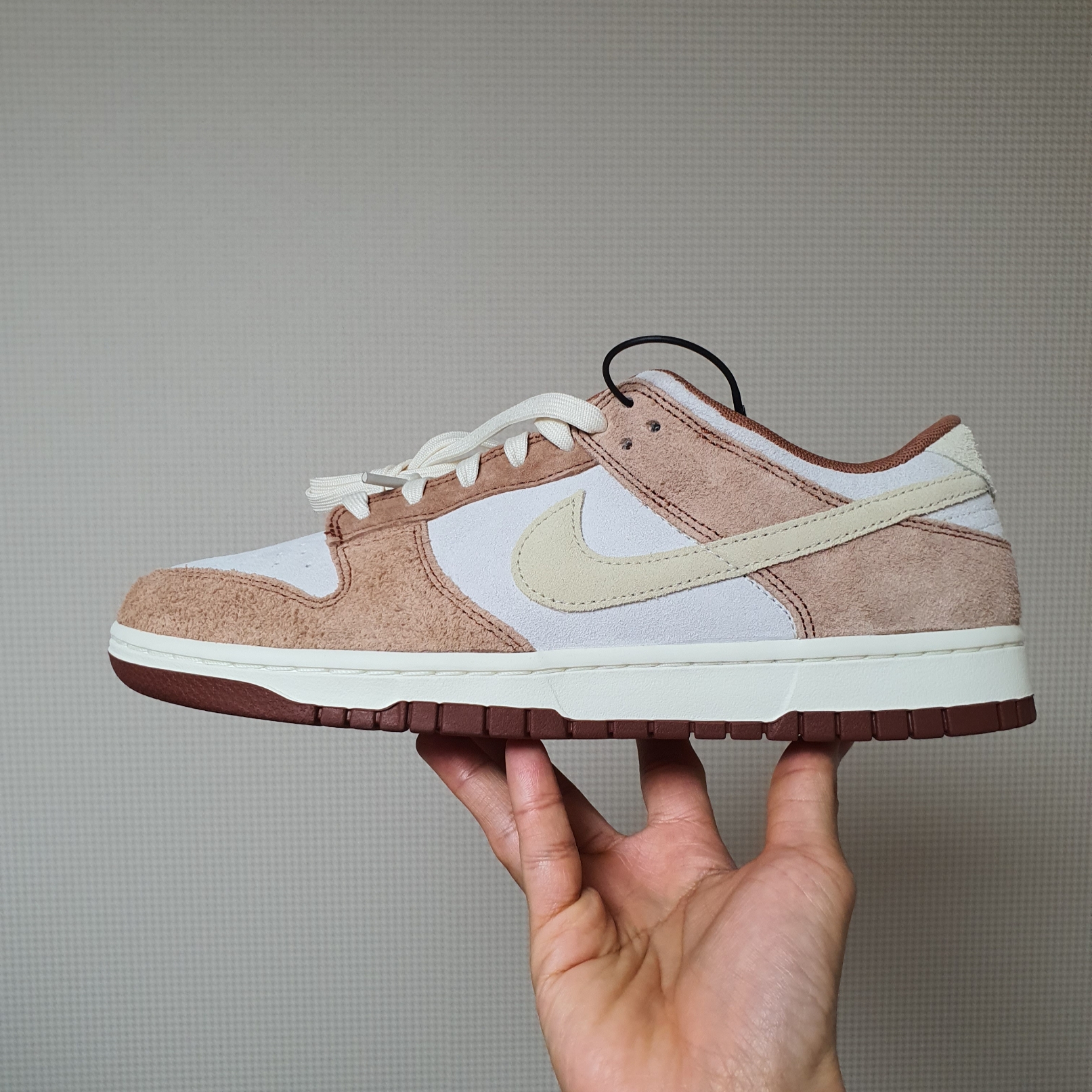 Nike Dunk Low Pro Premium Medium Curry 착용 스타일