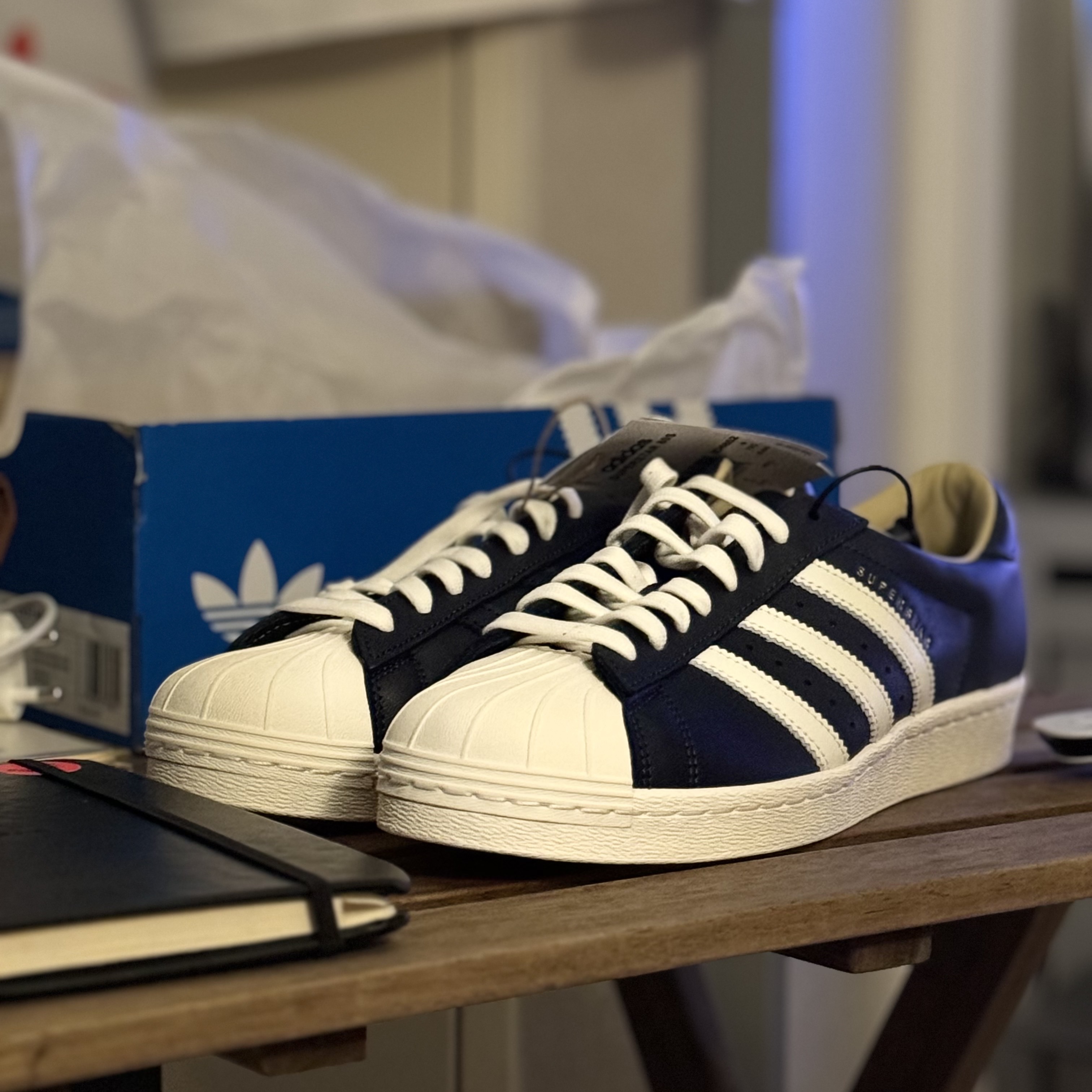 Adidas Superstar 80s Tany Night Indigo Off White 착용 스타일