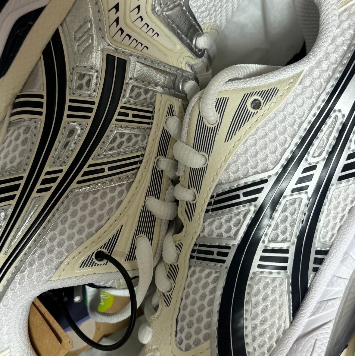 (W) Asics Gel-Kayano 14 White Midnight 착용 스타일