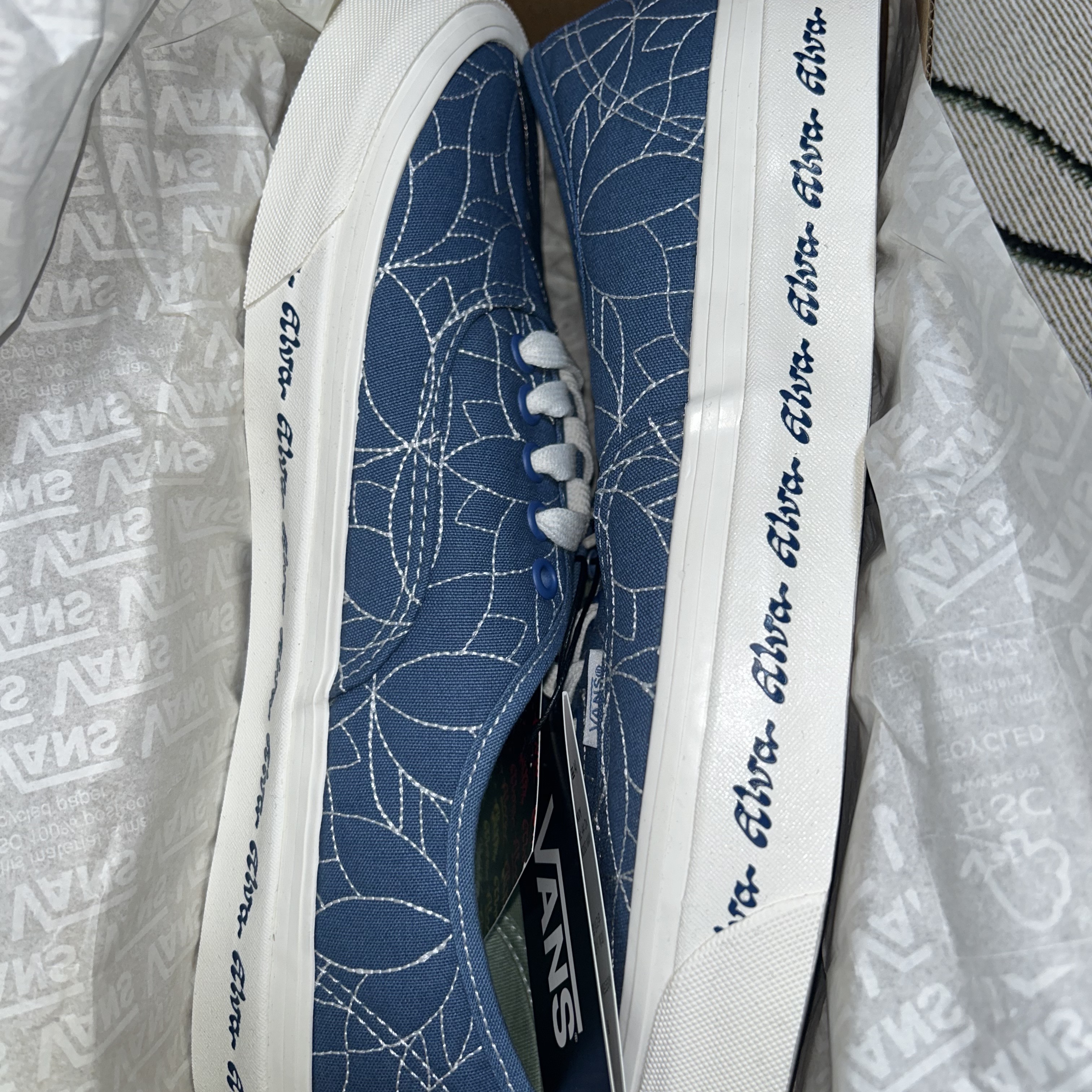 Vans x Alva Skates Authentic 44 DX Anaheim Factory Indigo Navy 착용 스타일 - 7