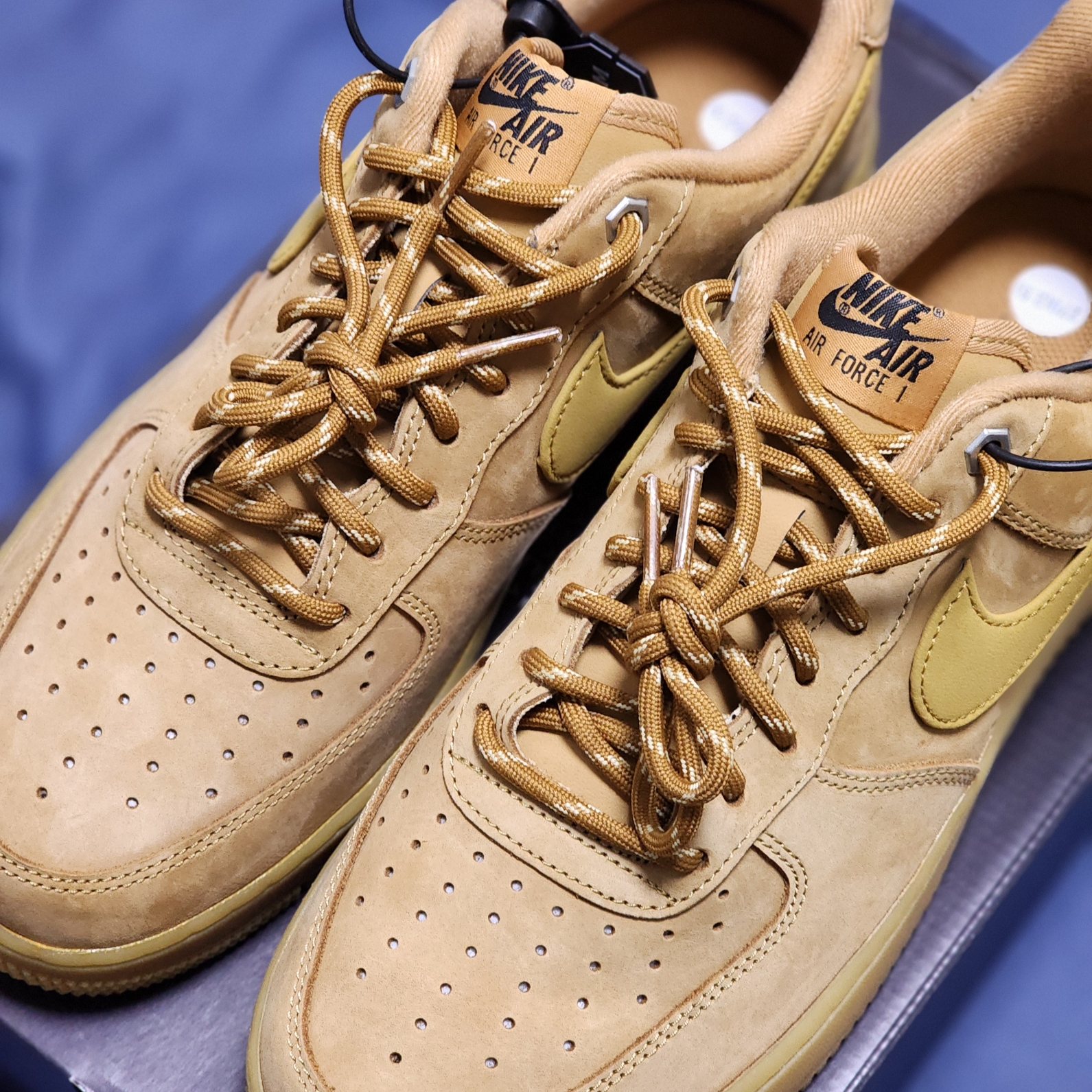 Nike Air Force 1 '07 WB Flax 착용 스타일 - 1
