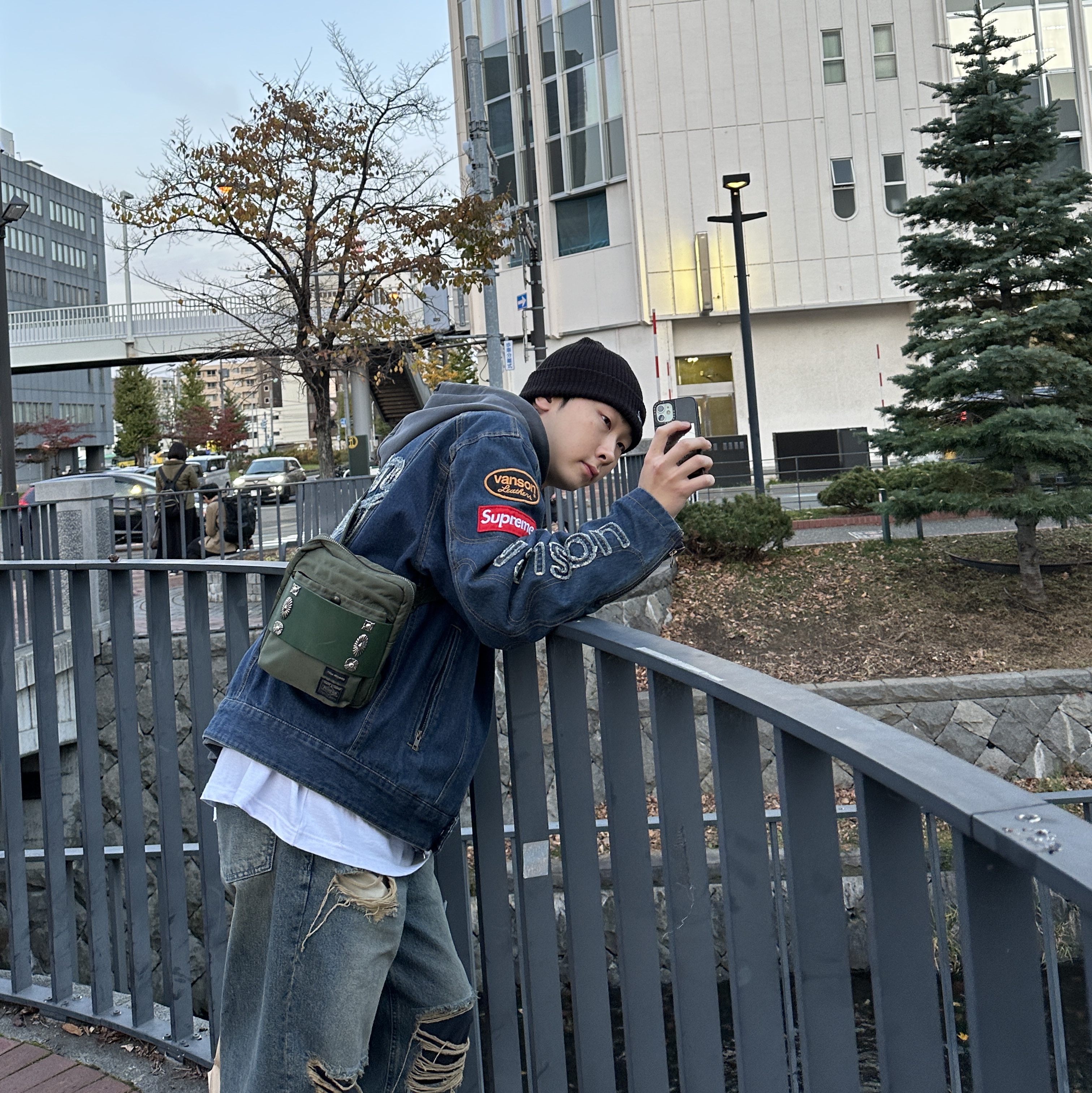 Supreme x Vanson Leathers Cordura Denim Jacket Blue - 22FW, Supreme Loose Gauge Beanie Black 착용 스타일 - 2