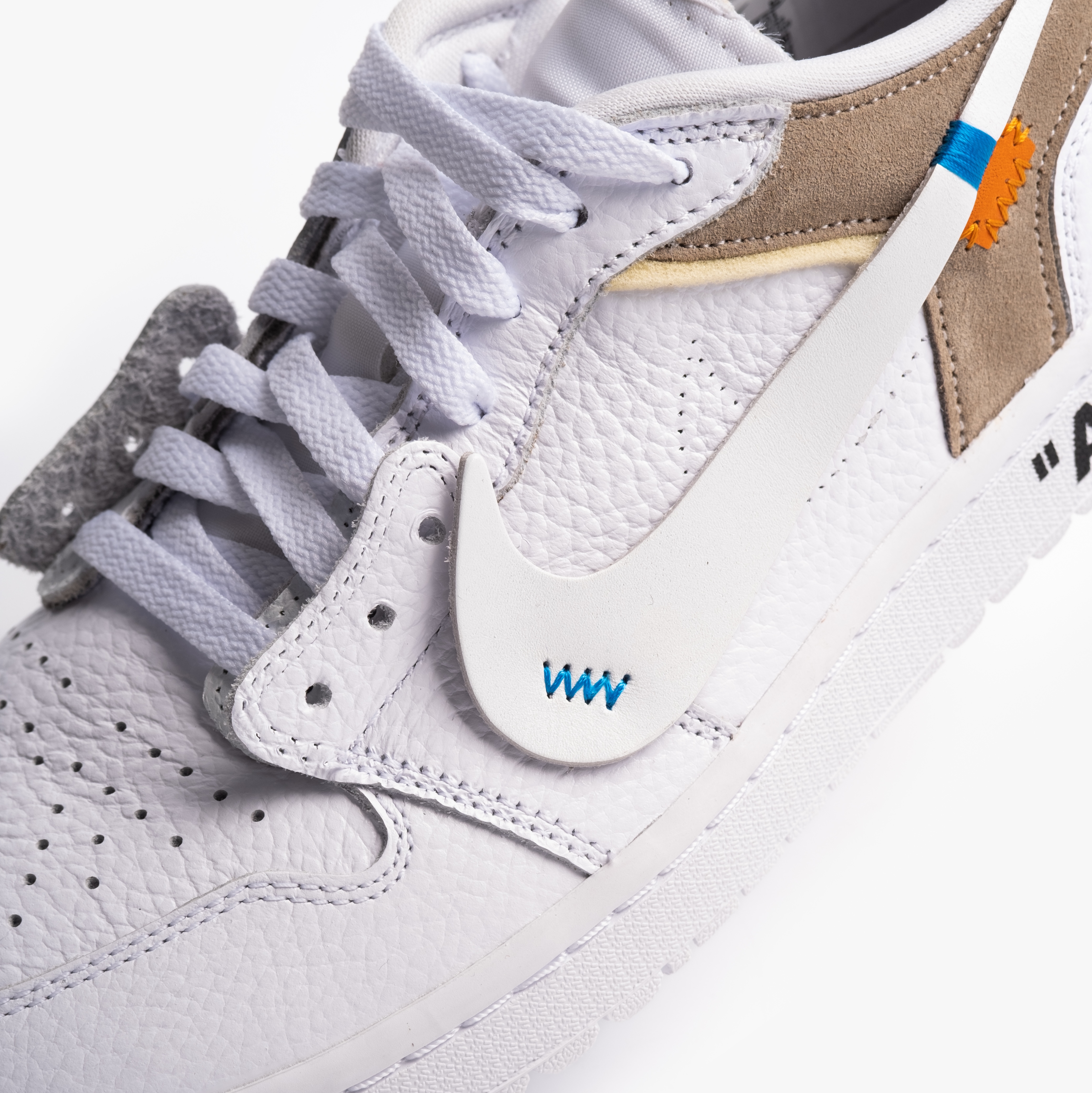 Jordan 1 Low Golf Triple White 착용 스타일 - 7