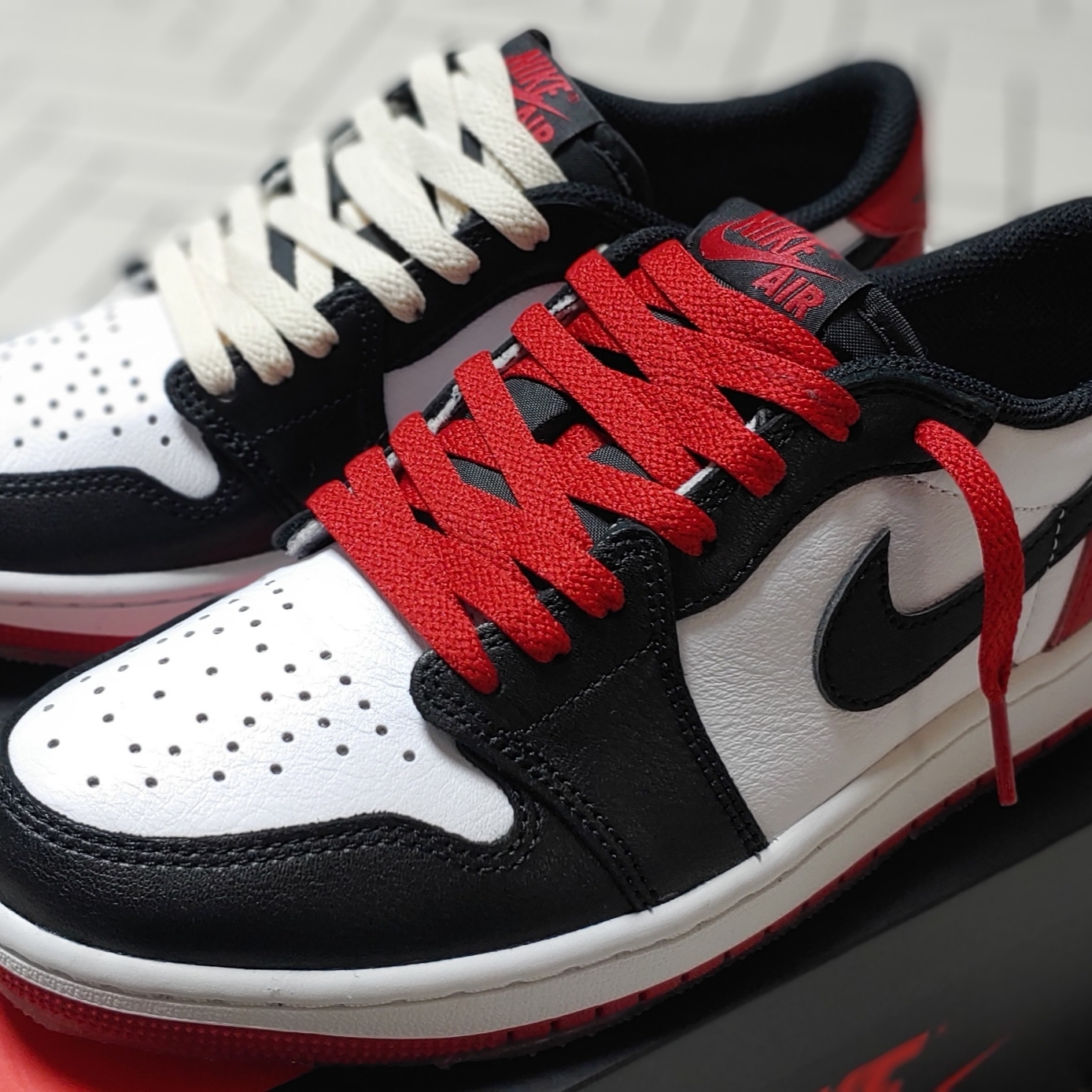 Jordan 1 Retro Low OG Black Toe 착용 스타일 - 4