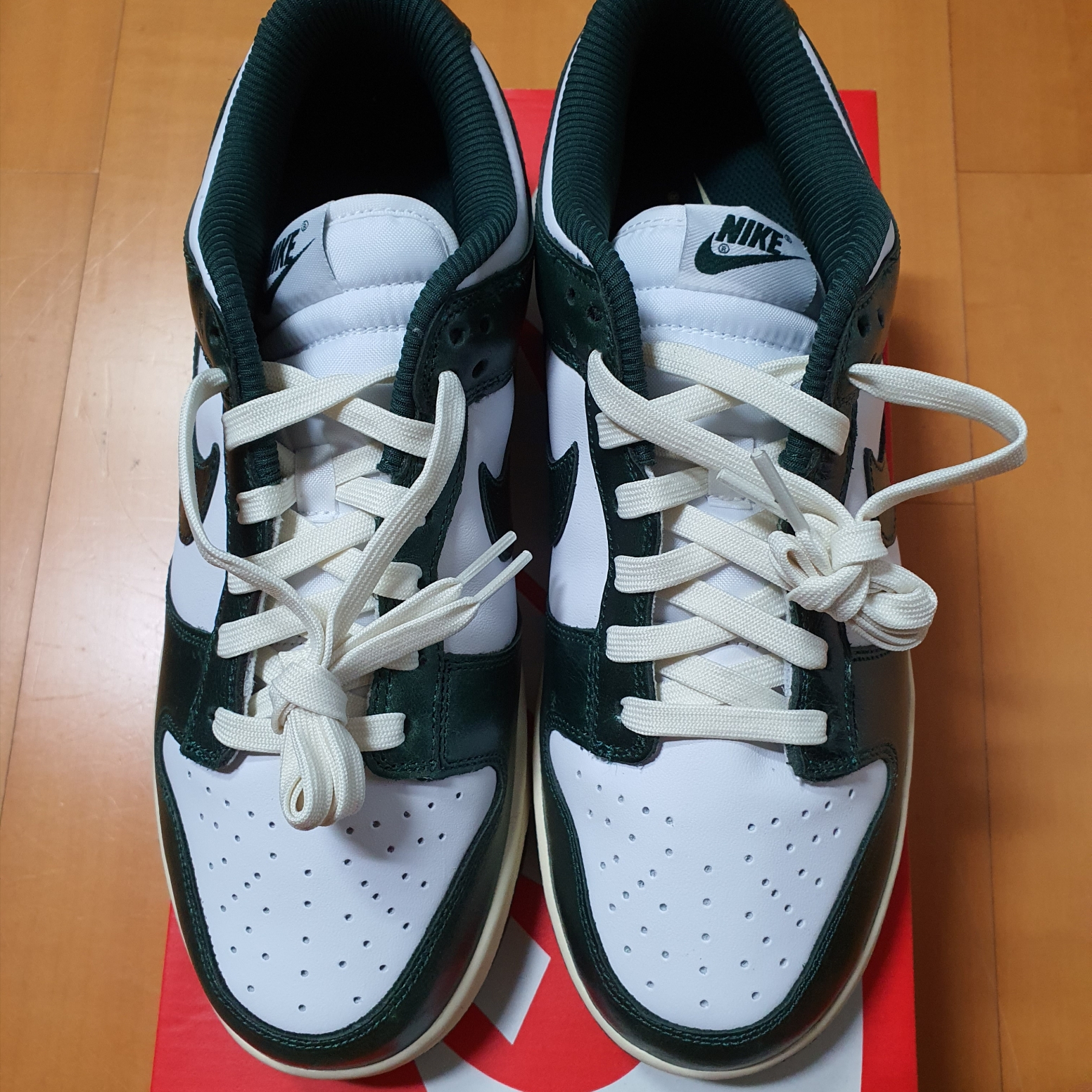 (W) Nike Dunk Low Vintage Green 착용 스타일
