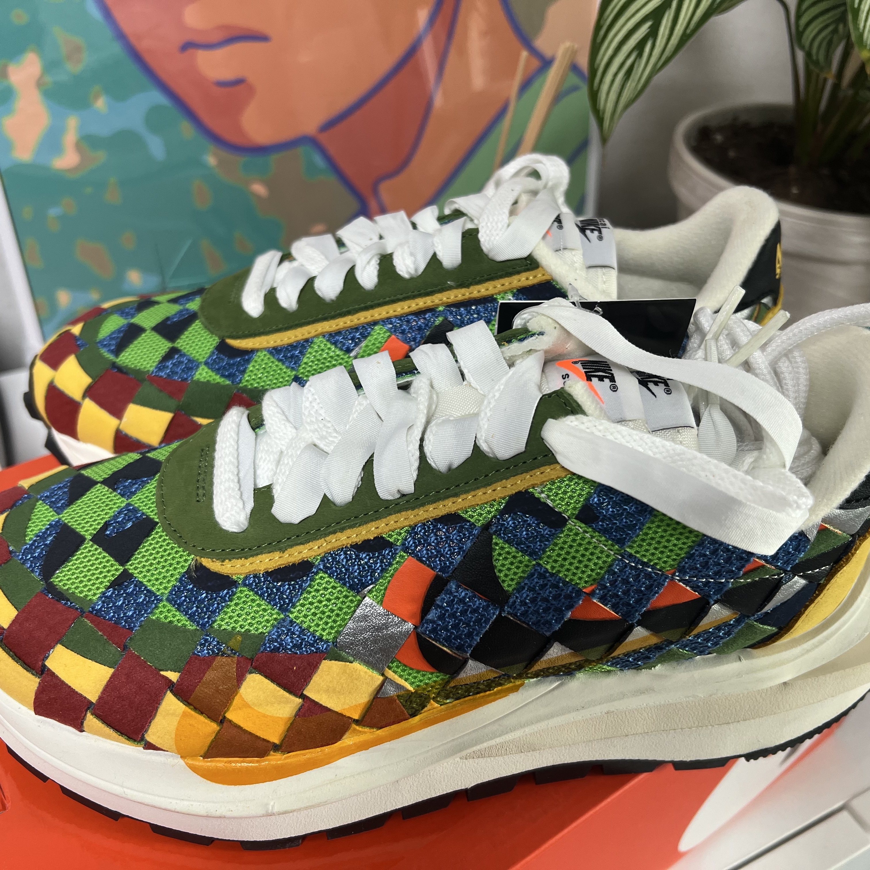 Nike x Sacai x Jean Paul Gaultier LDVaporWaffle Mix Low Green Gusto Safety Orange 착용 스타일 - 1