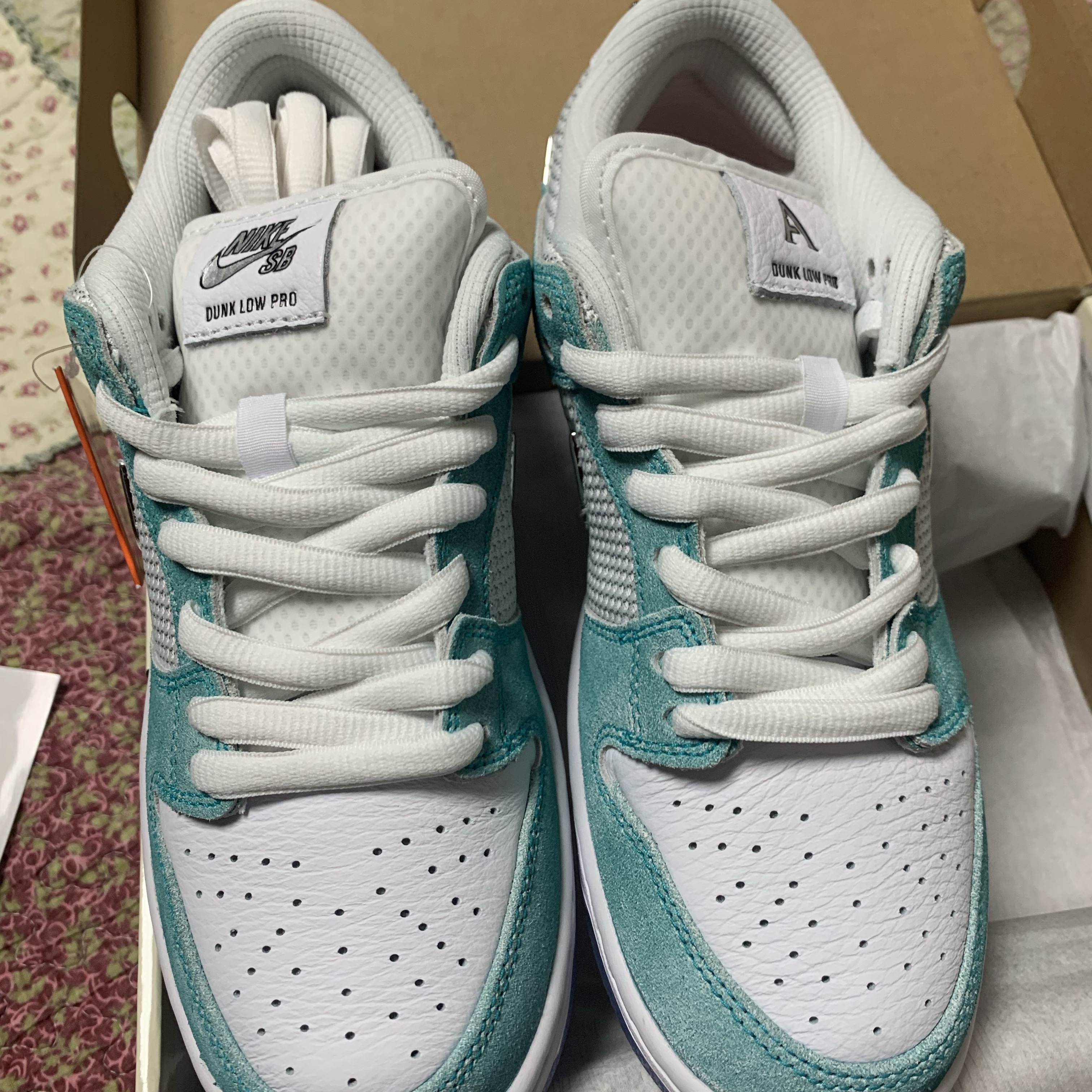 Nike x April Skateboards SB Dunk Low Pro QS Racer Blue Metallic Silver 착용 스타일 - 5