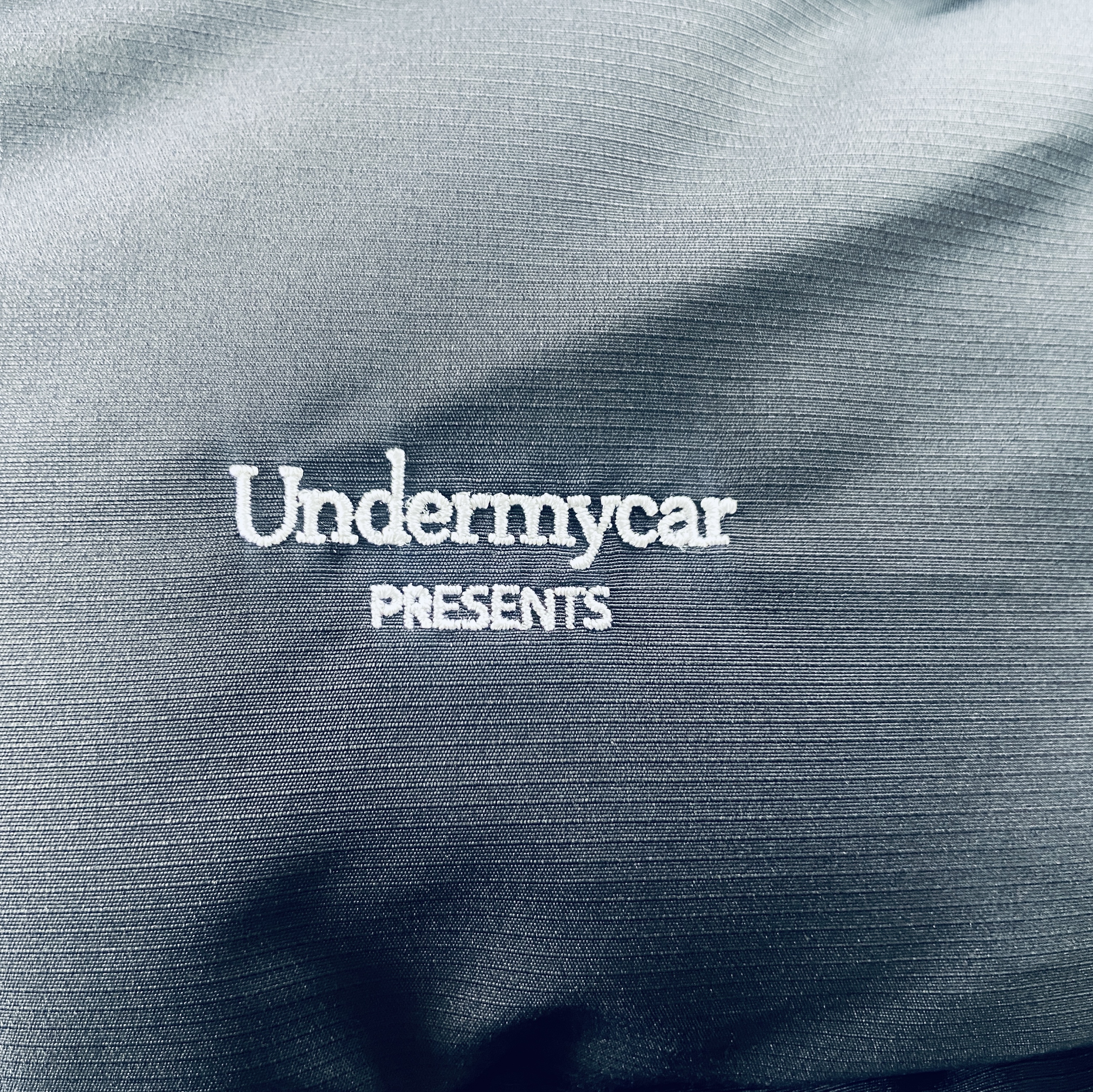 Undermycar Mu.15 Anti Fxxking Logo Play Triple Logo Crop Padding Jacket Black 착용 스타일 - 3