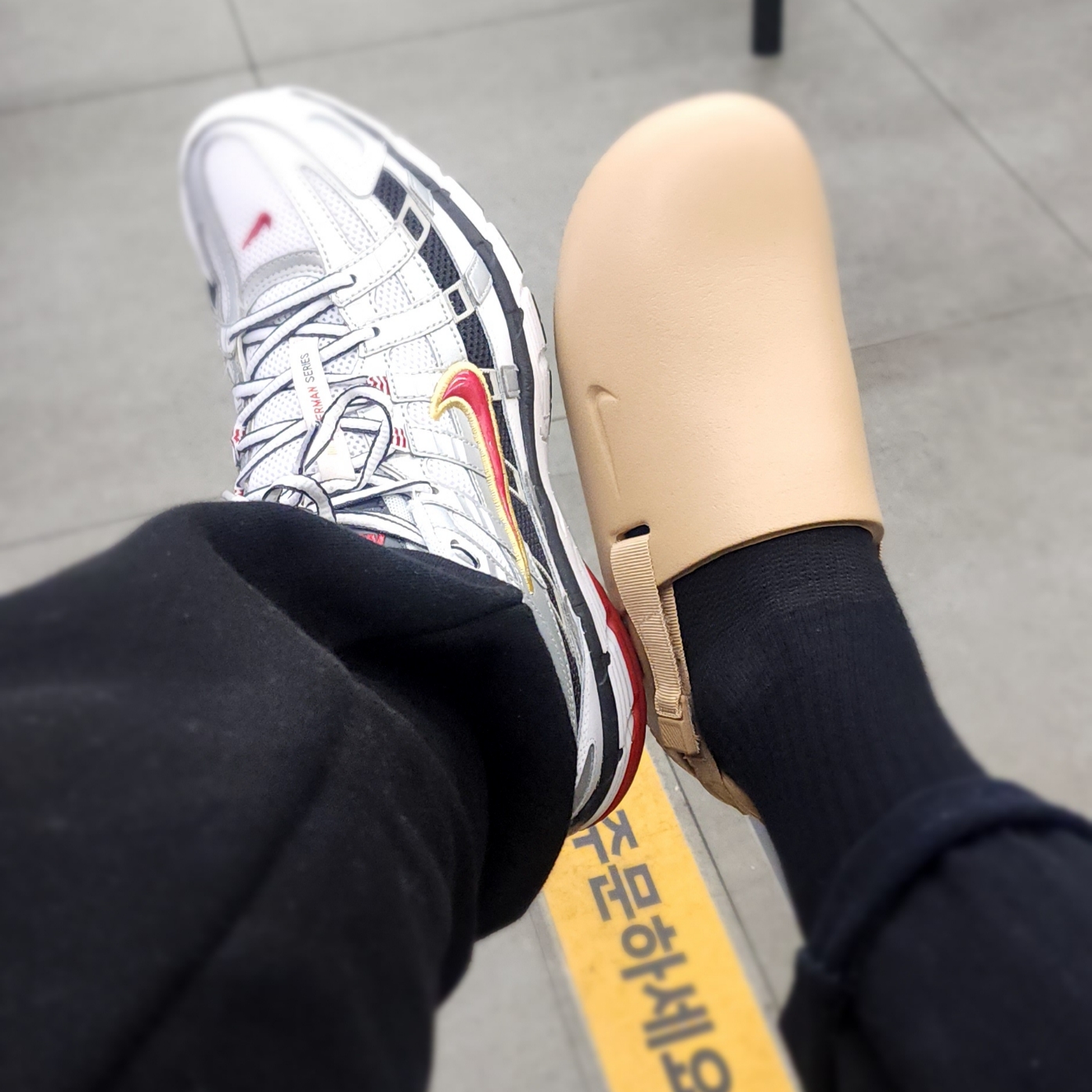 (W) Nike P-6000 Metallic Silver Red, Nike Calm Mule Hemp 착용 스타일