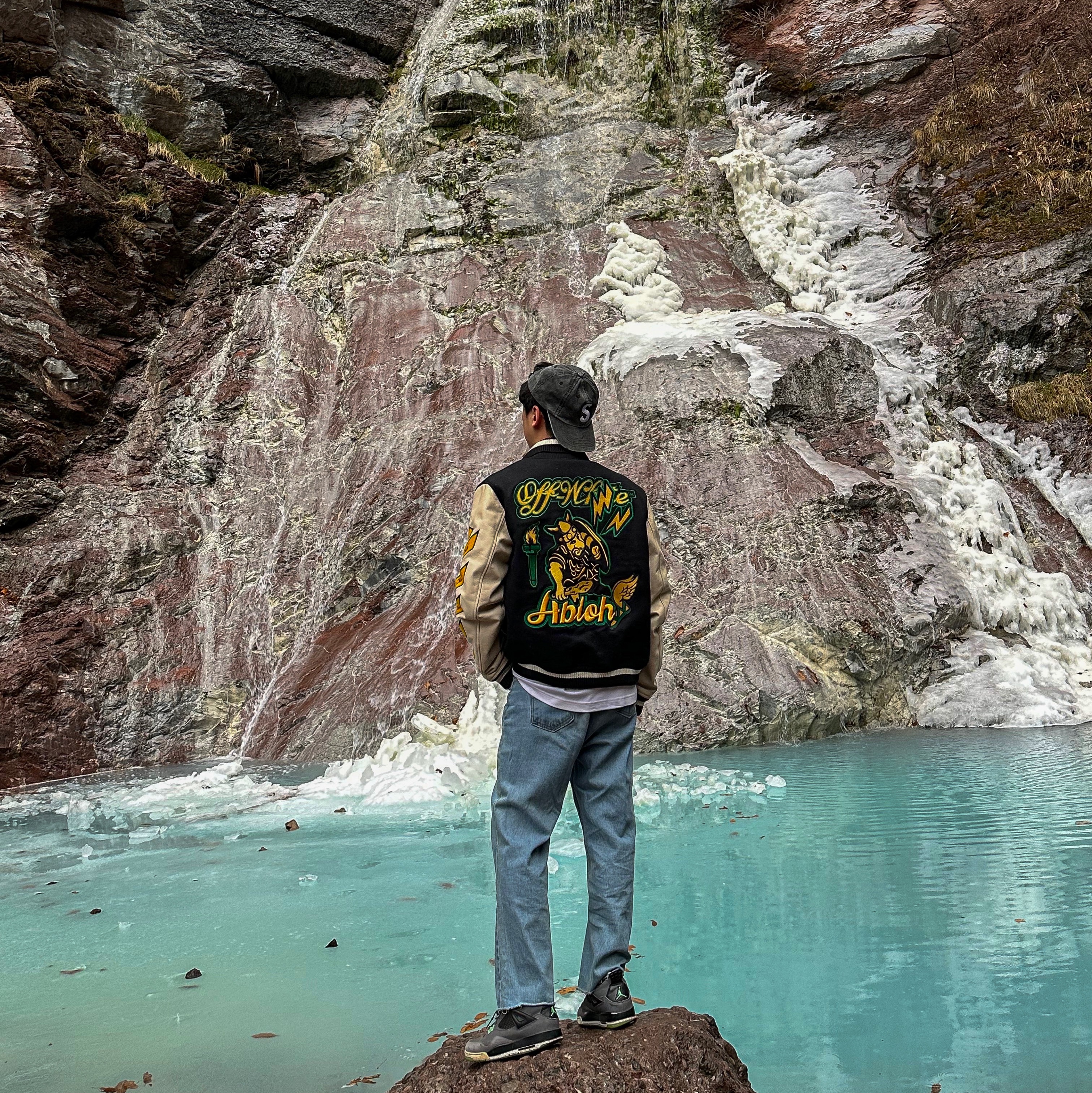 Off-White Graphics Leather Varsity Jacket Black Yellow, Jordan 4 Retro Green Glow 착용 스타일 - 1