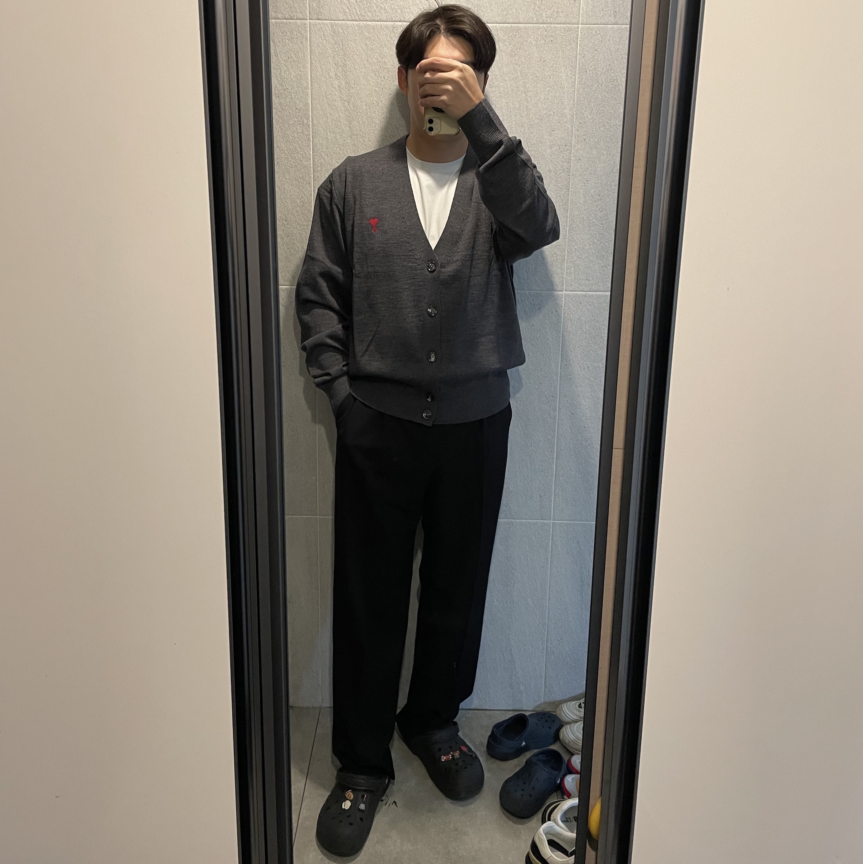 AMI de Coeur Wool Cardigan Heather Grey 착용 스타일
