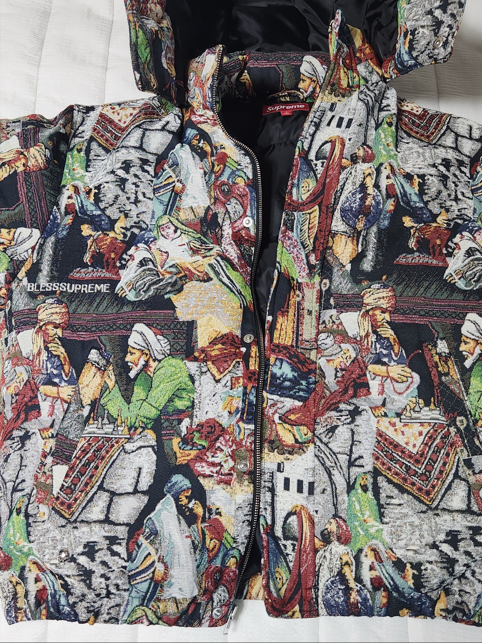 Supreme x Bless Tapestry Down Puffer Jacket Multicolor - 23FW 착용 스타일 - 2