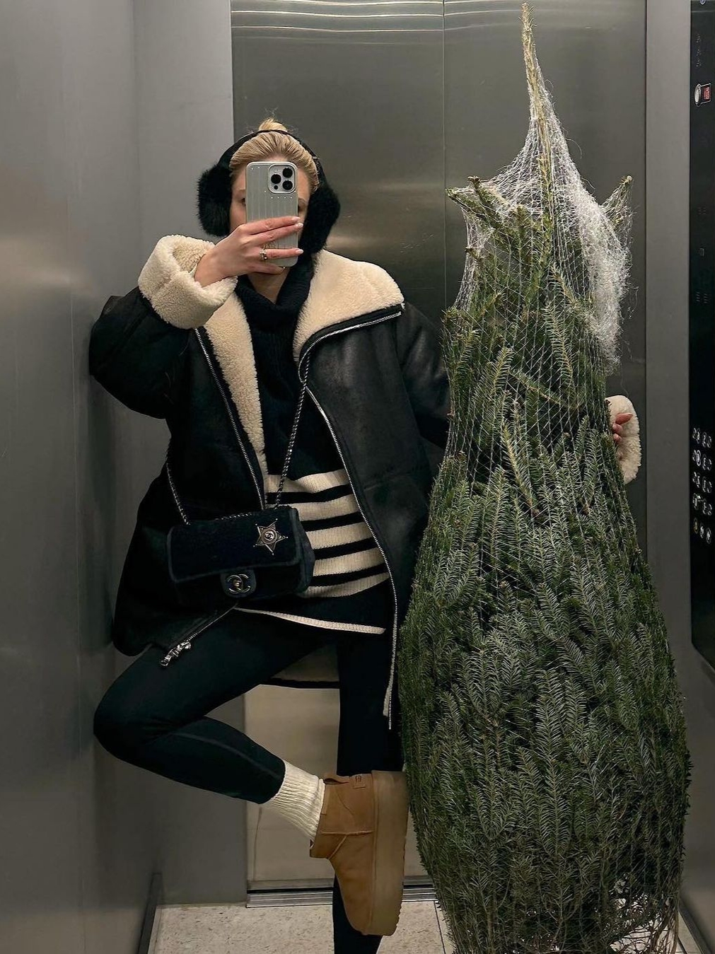 (W) Bohemian Seoul Slim Fit Shearling Jacket Black, Enor Woman Vegan Leather Cutting Mustang Black 착용 스타일 - 5