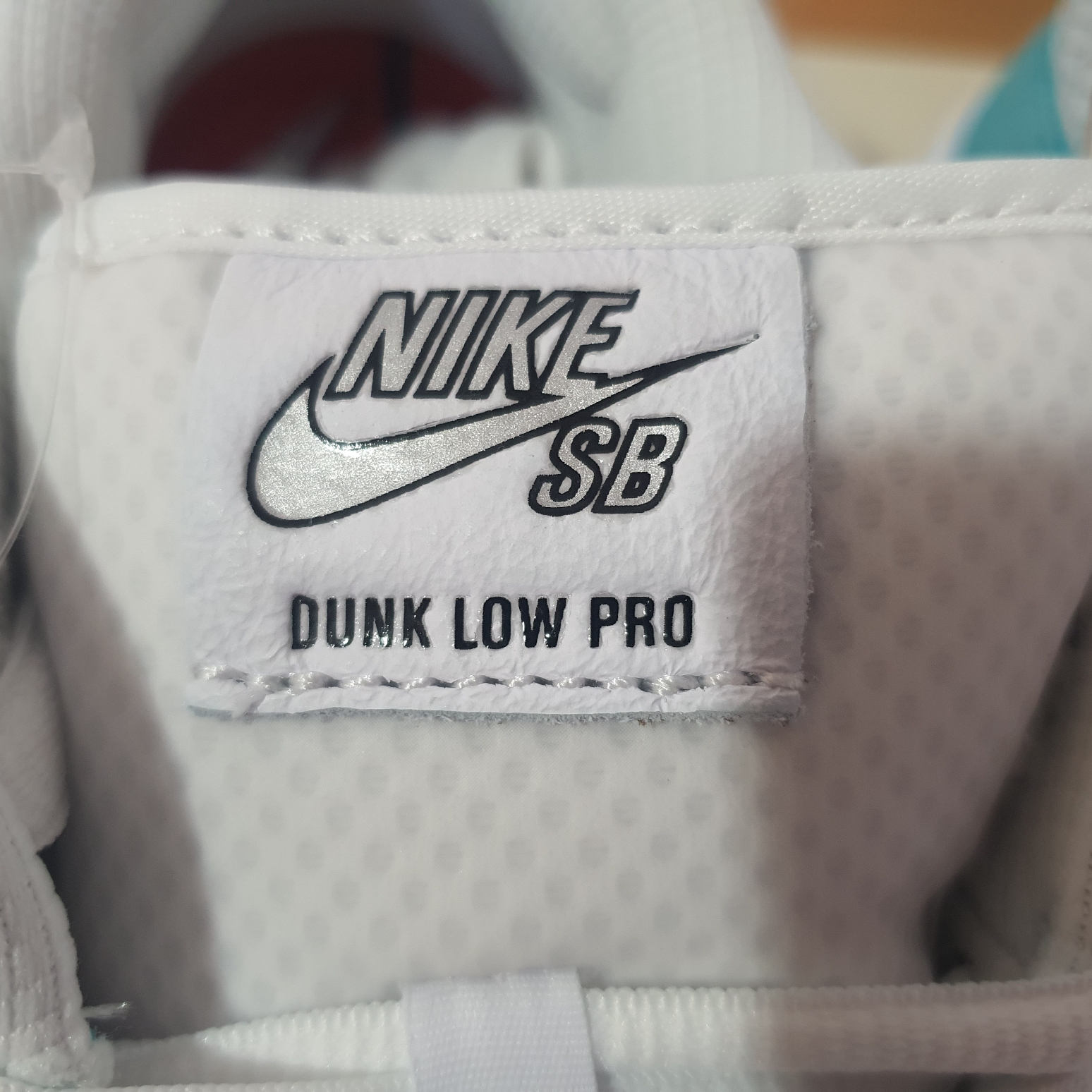 Nike x April Skateboards SB Dunk Low Pro QS Racer Blue Metallic Silver 착용 스타일 - 4
