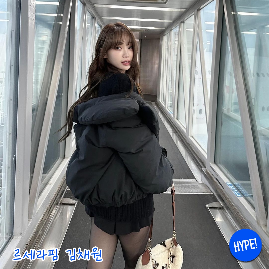 (W) Lemaire Down Puffer Caban Coat Jet Black, Louis Vuitton Keepall Bandouliere 25 Taurillon Monogram Black 착용 스타일 - 2