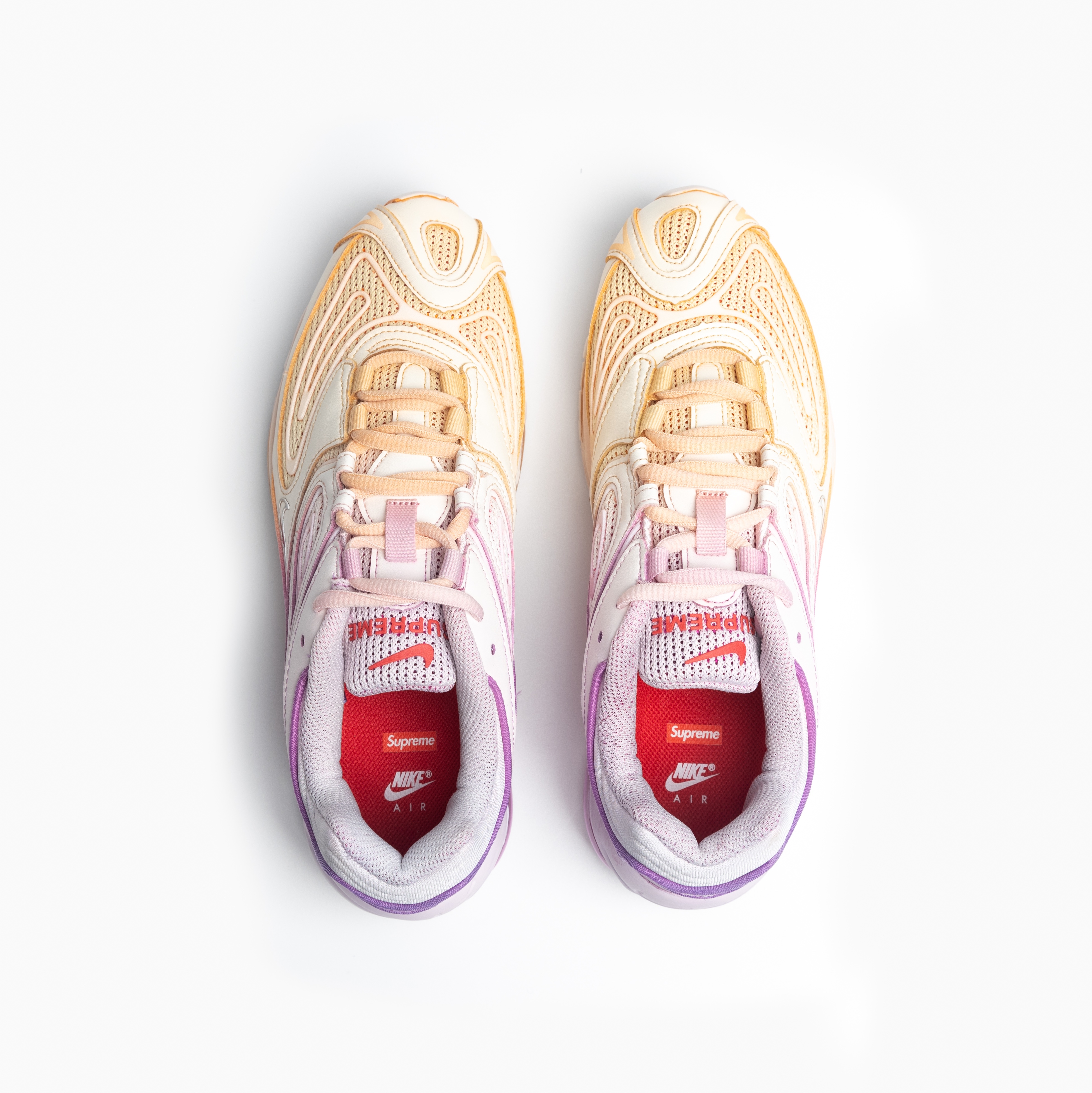 Nike x Supreme Air Max 98 TL White 착용 스타일 - 4