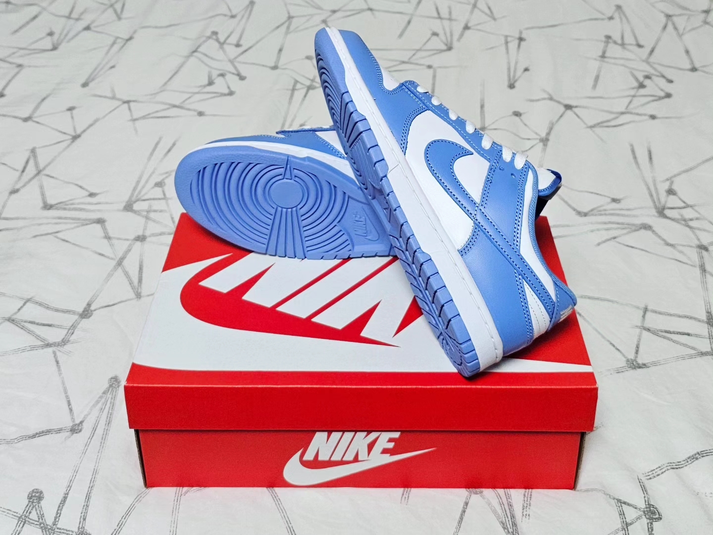 Nike Dunk Low Retro White Polar Blue 착용 스타일 - 4
