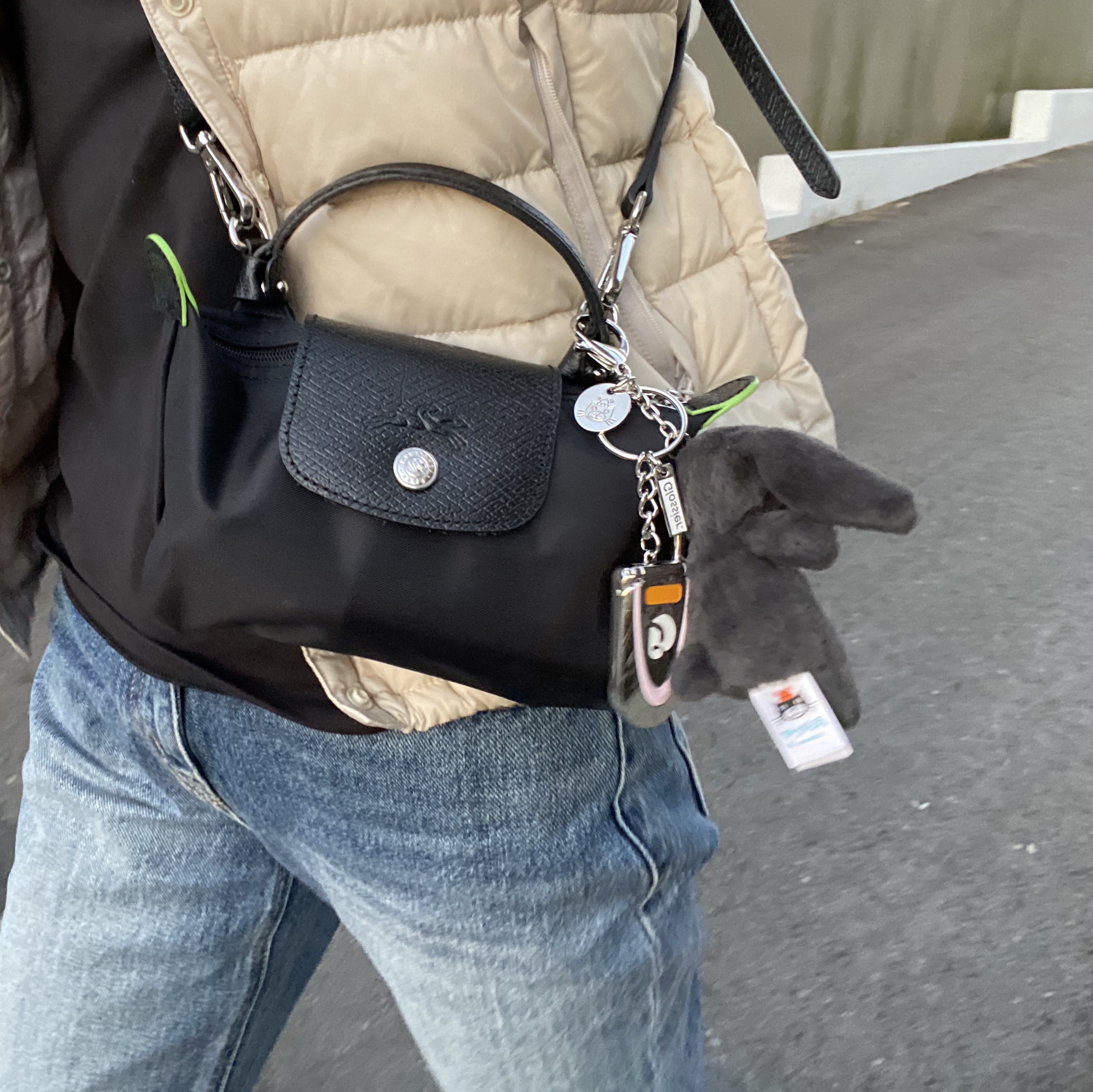 Longchamp Le Pliage Green Handle Pouch Black, Danton Inner Crewneck Jacket Olive 착용 스타일 - 2