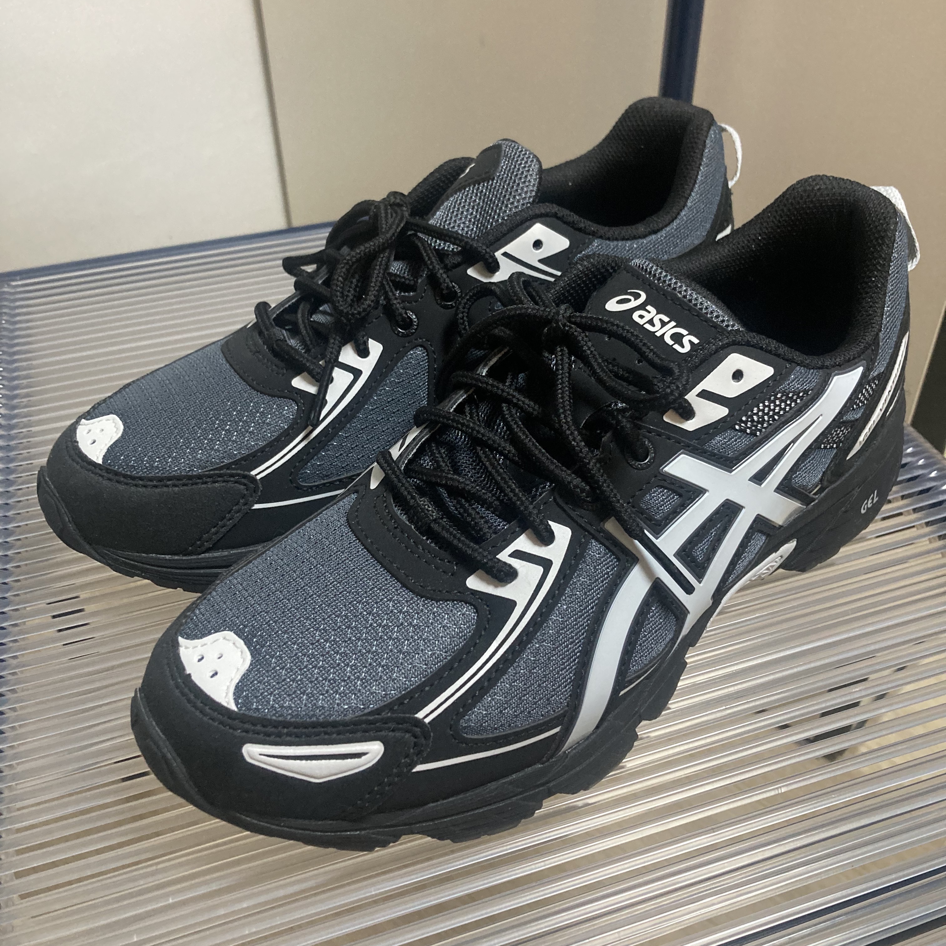 Asics Gel-Venture 6 Carrier Grey 착용 스타일
