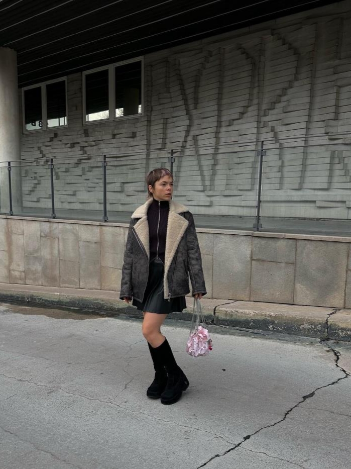 Millo Women Vintage Crack Shearling Jacket Deep Khaki, Haleine Shearing Crop Blouson Black 착용 스타일 - 3