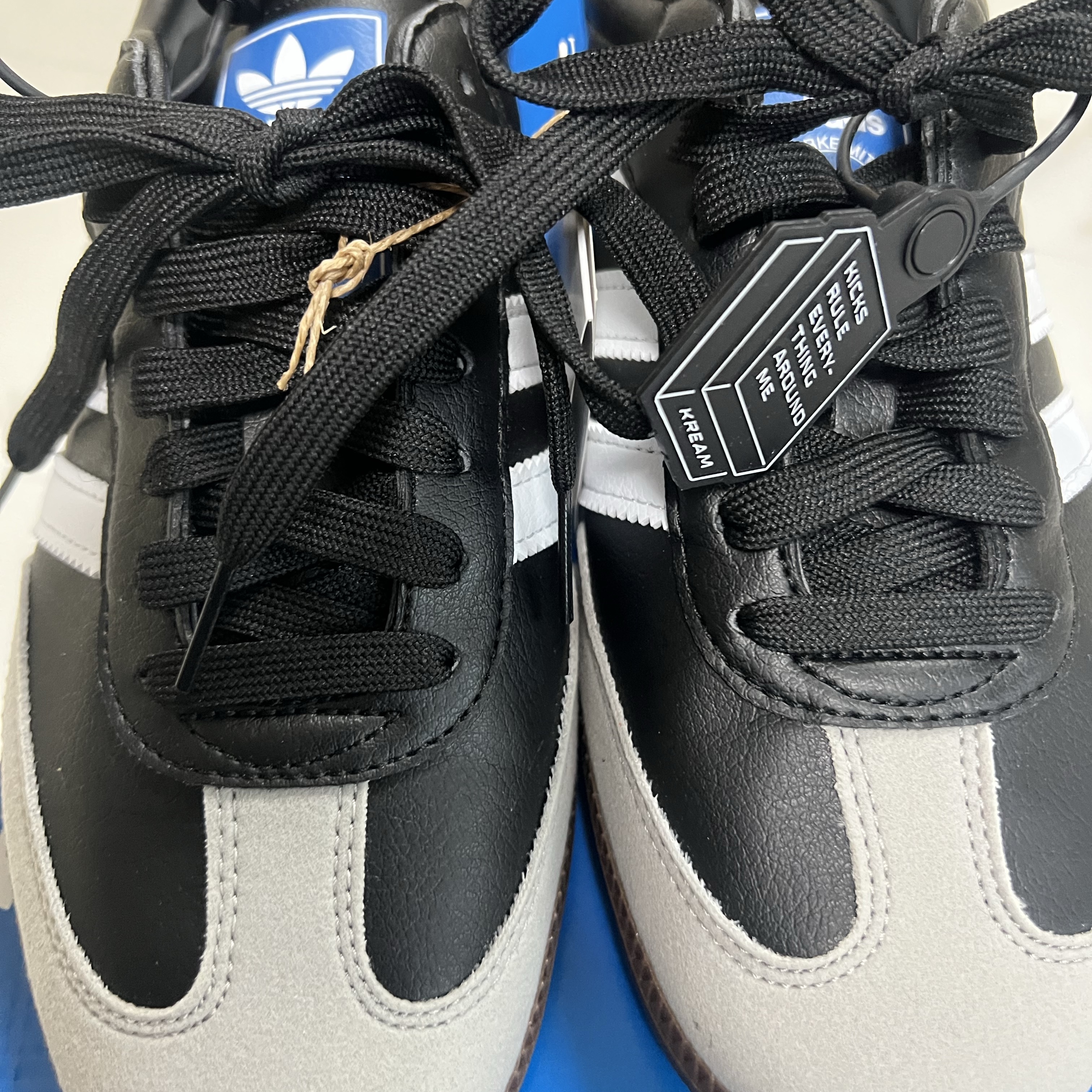 Adidas Samba Vegan Black White 착용 스타일 - 2