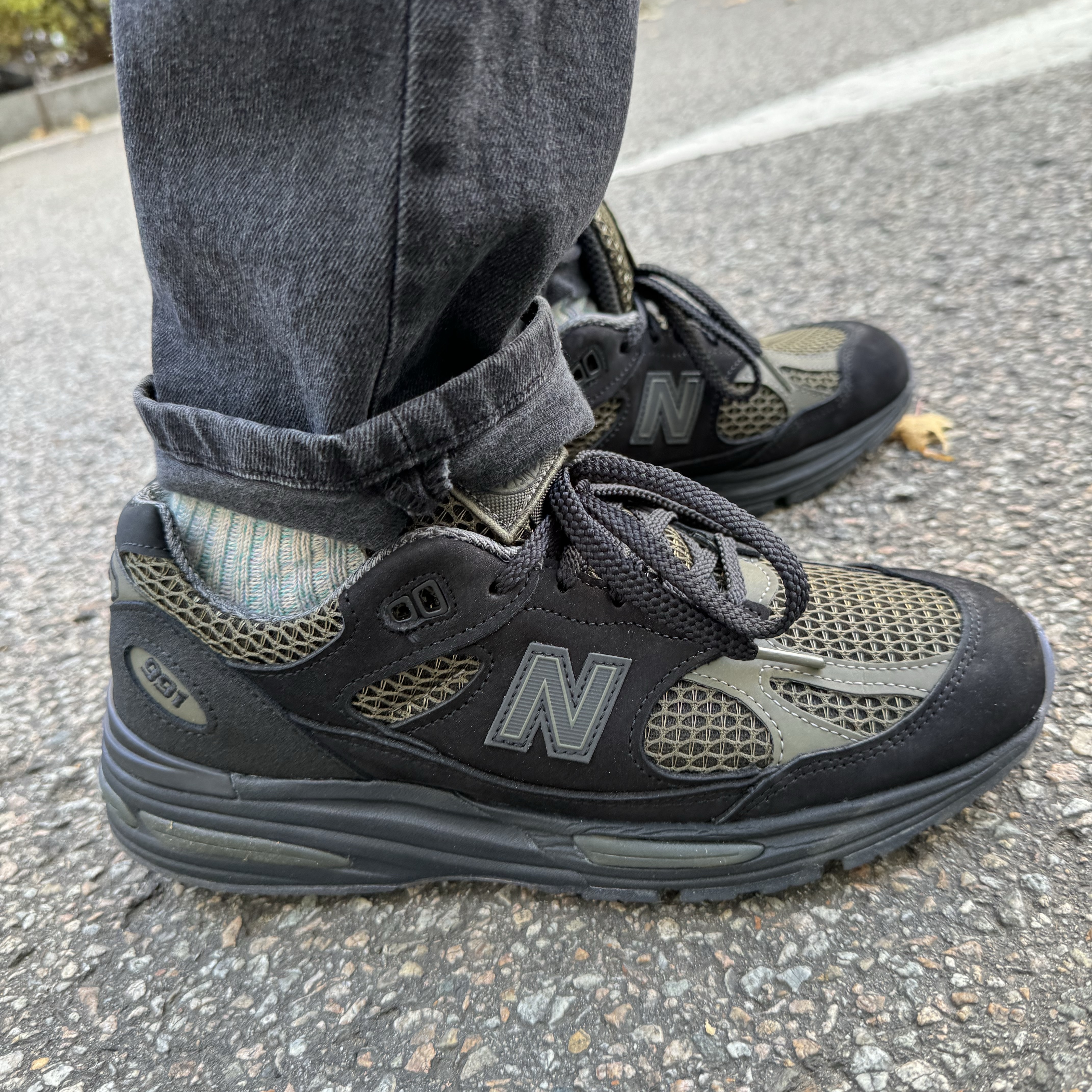New Balance x Stone Island 991v2 Made in UK Black Olive Night 착용 스타일 - 2
