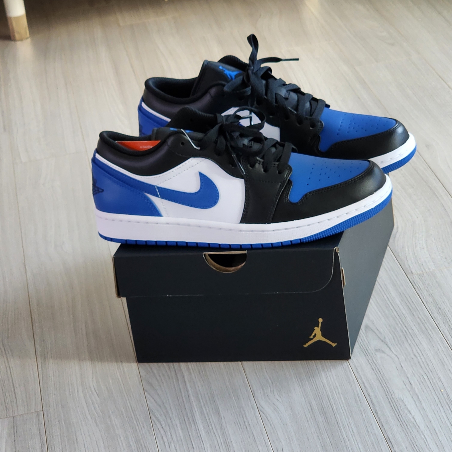 Jordan 1 Low Alternate Royal Toe 착용 스타일