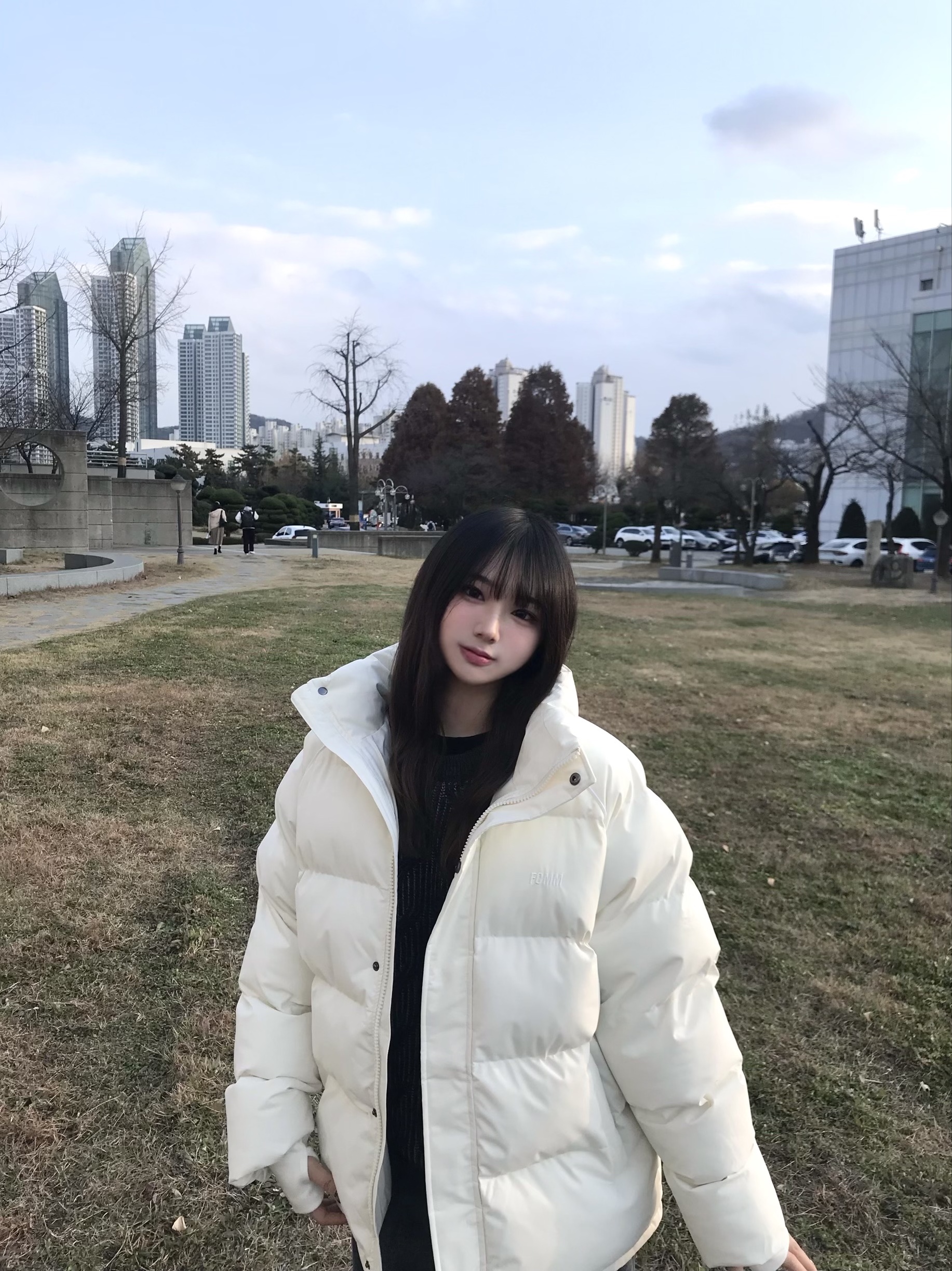 UGG Classic Mini Boots Chestnut 착용 스타일 - 2