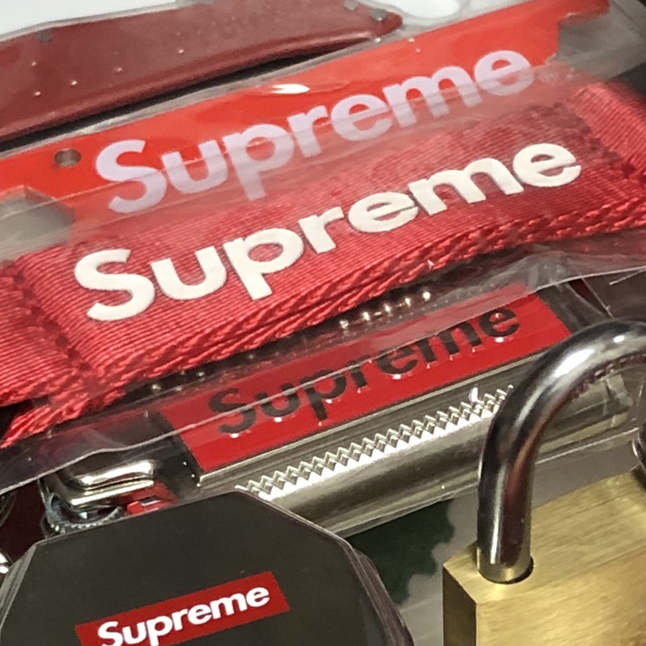 Supreme Metal Lighter Holster - 19SS 착용 스타일