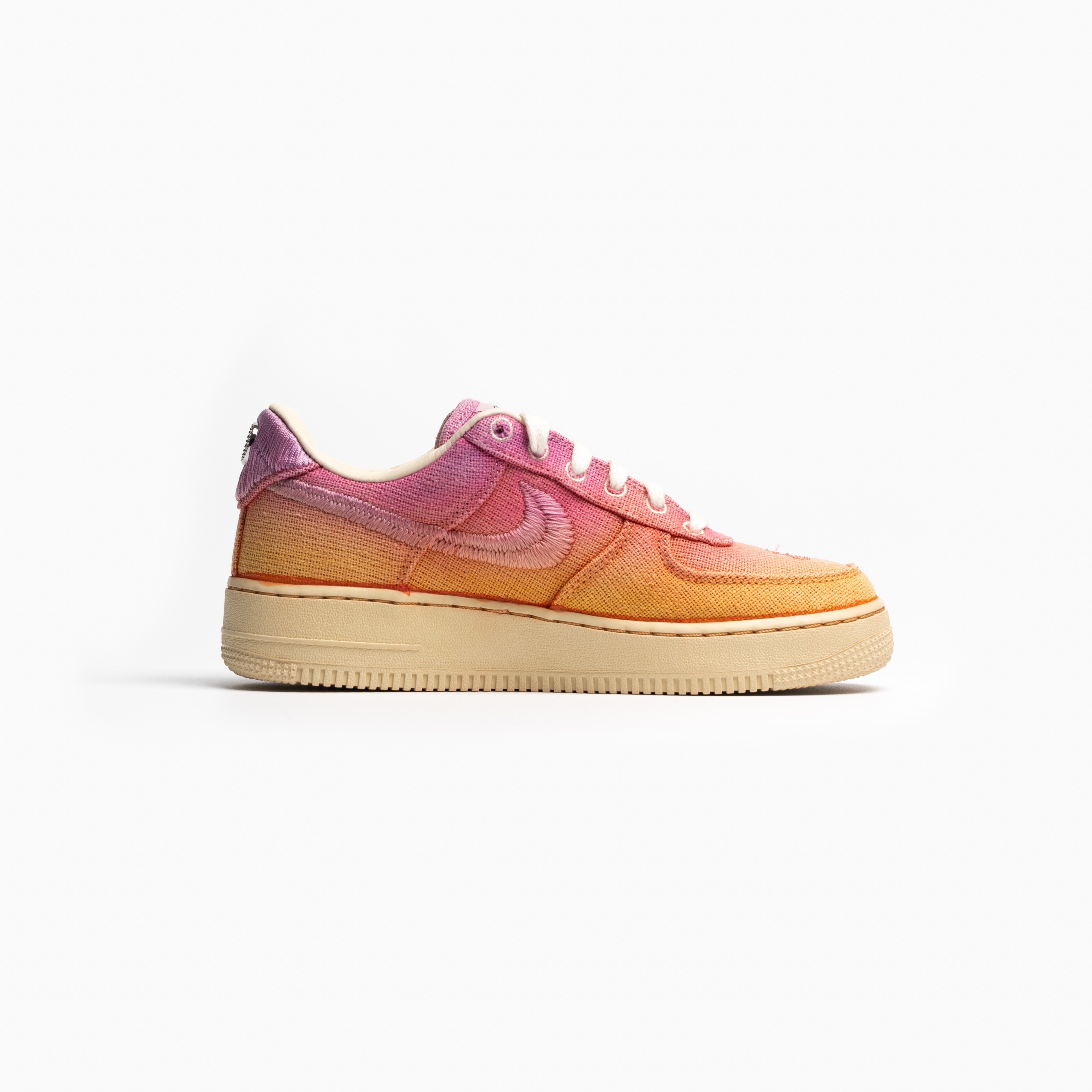 Nike x Stussy Air Force 1 Low Fossil 착용 스타일 - 3