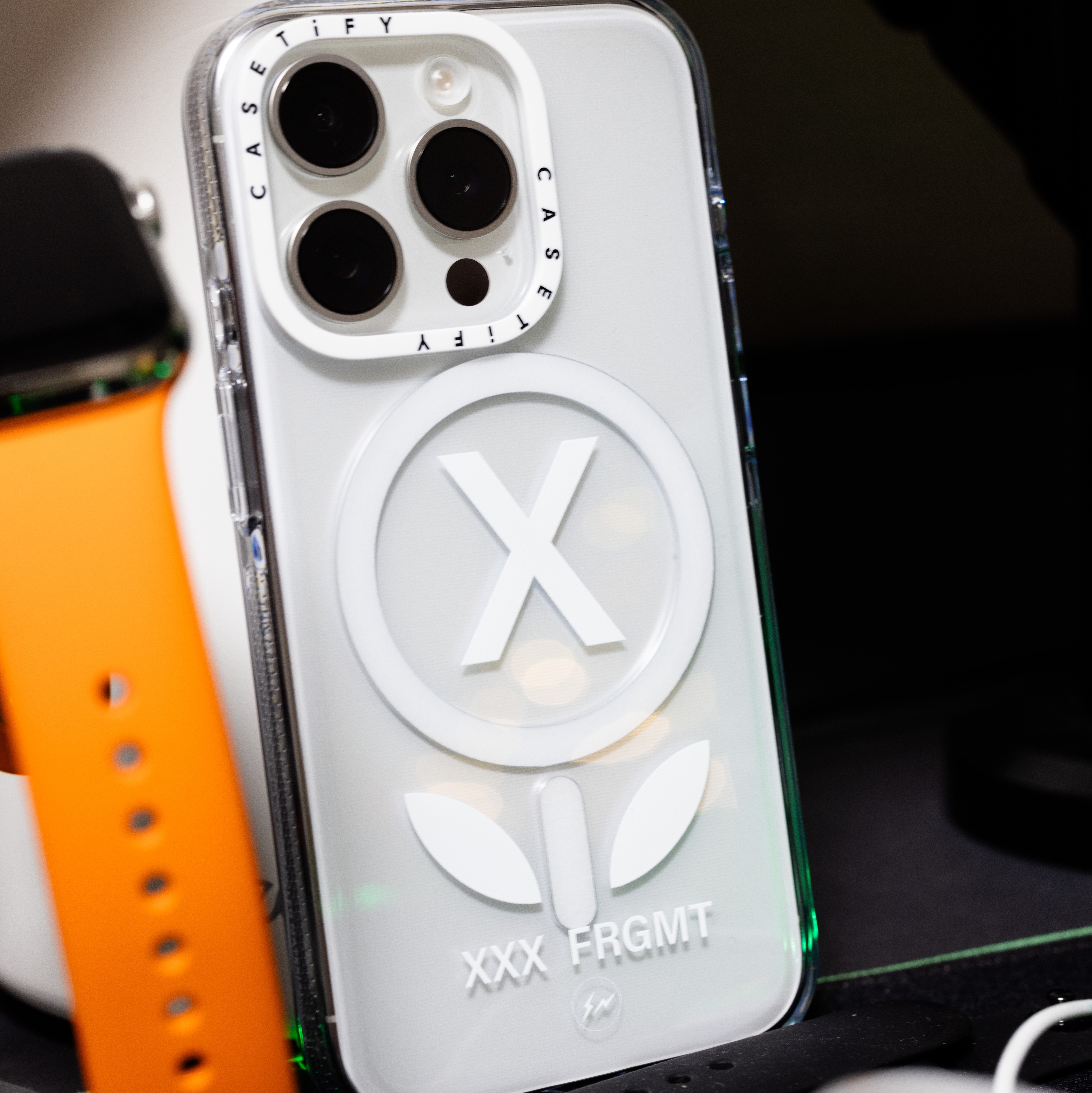 Casetify x Fragment x God Selection XXX Flower White iphone Magsafe Case Clear White Camera Ring 착용 스타일