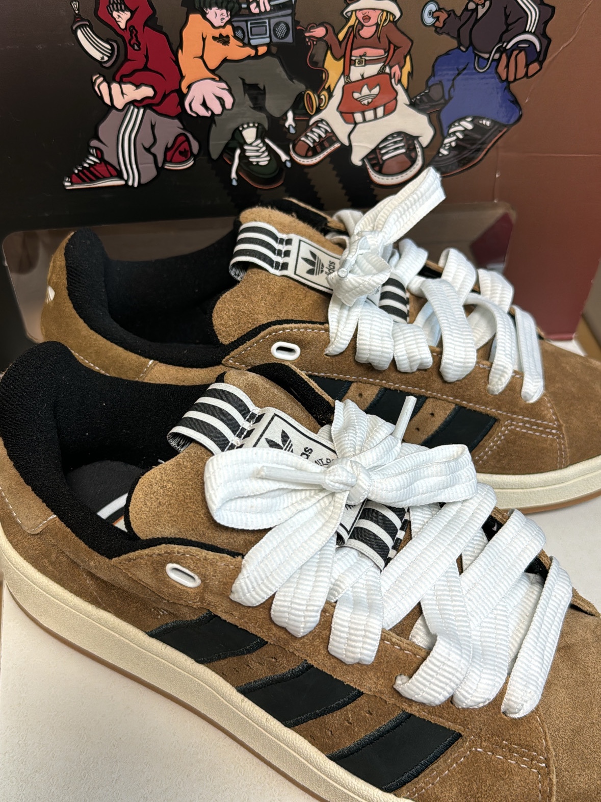 Adidas x YNuK Campus 00s Brown Desert 착용 스타일 - 2