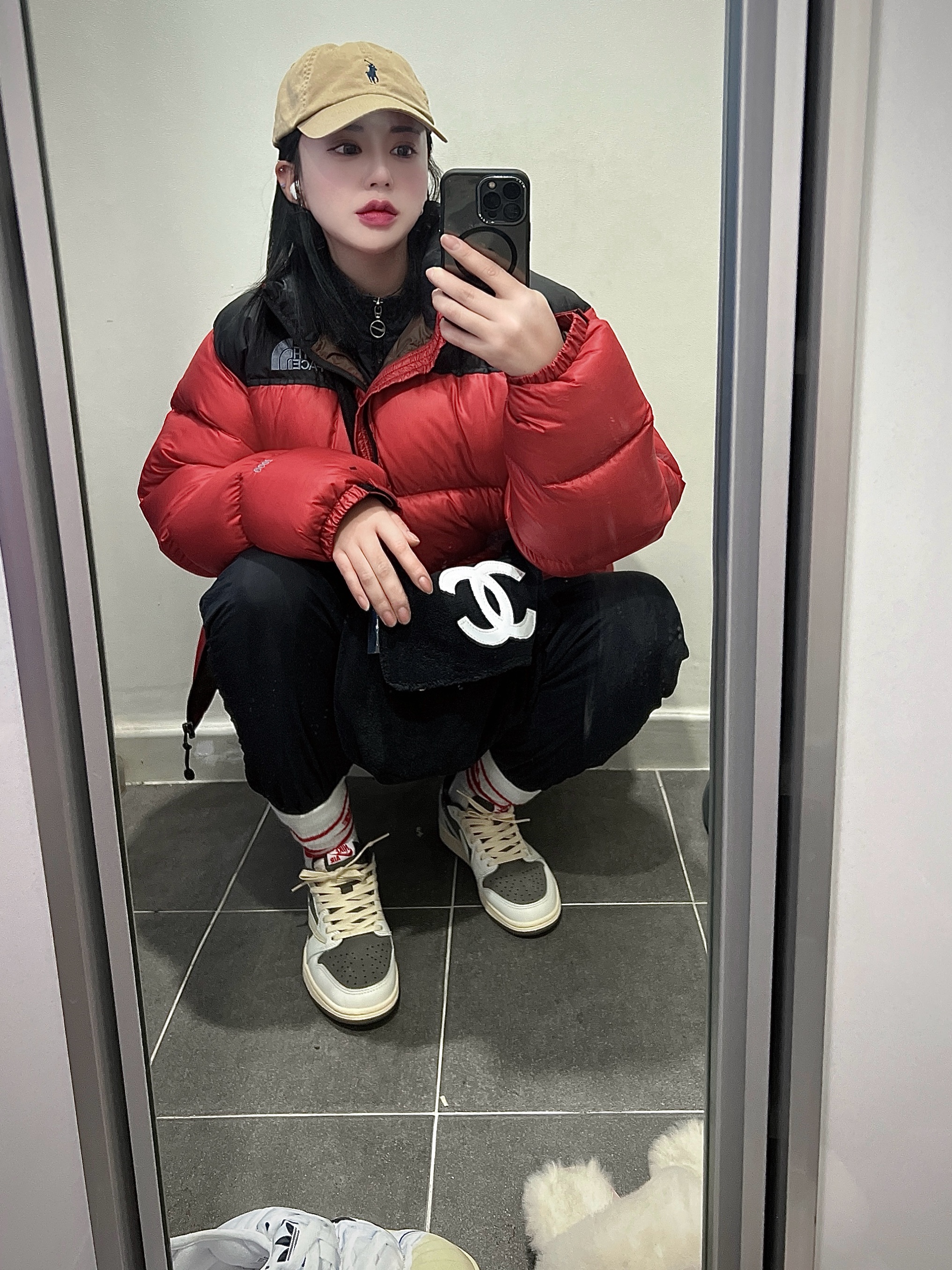 Nike NSW Big Swoosh Woven Jacket Black - Asia, Jordan 1 x Travis Scott Retro Low OG SP Sail and Ridgerock 착용 스타일