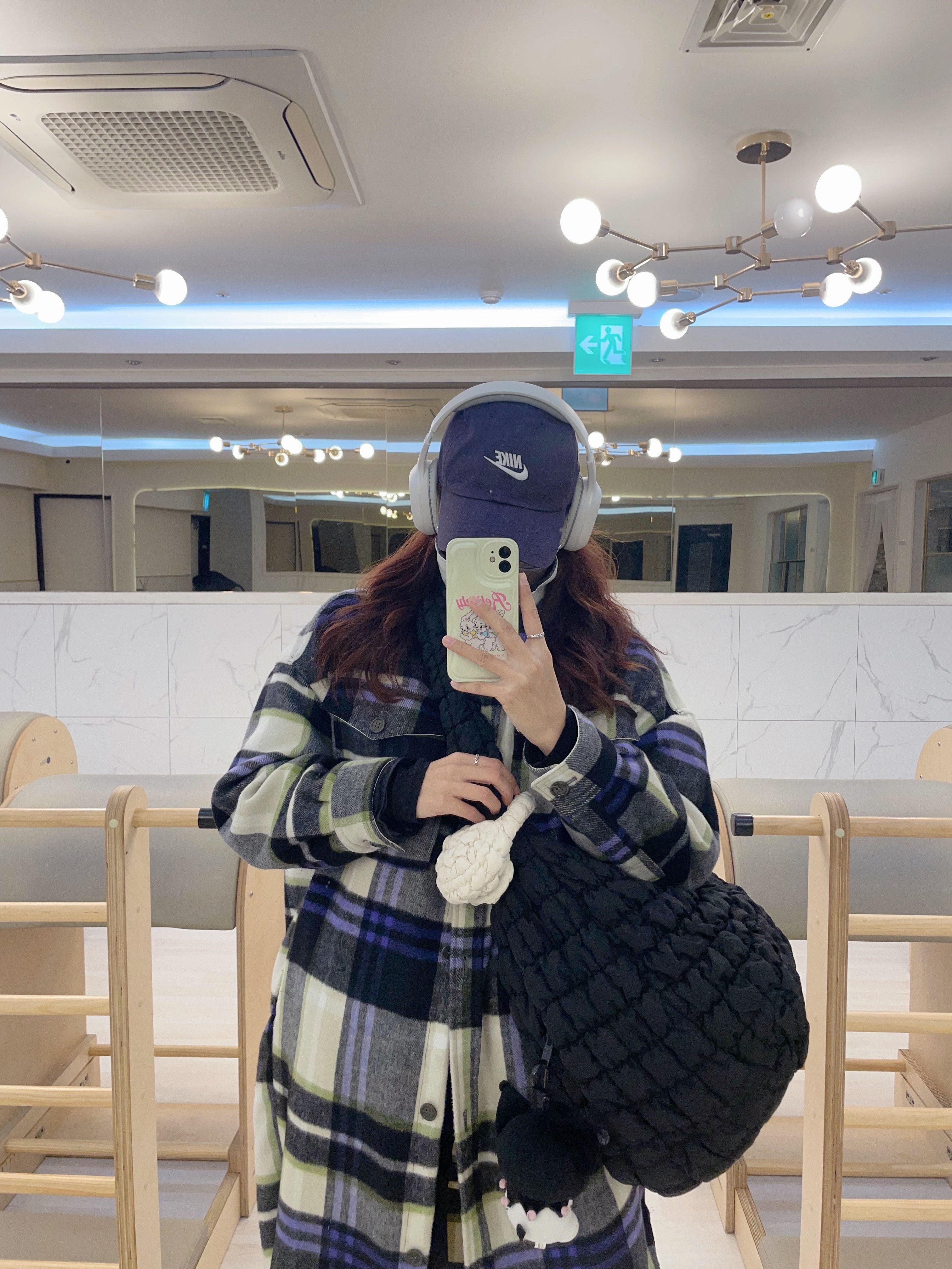 Nike Heritage 86 Futura Washed Cap Cave Purple, COS Quilted Oversized Shoulder Bag Black 착용 스타일 - 2
