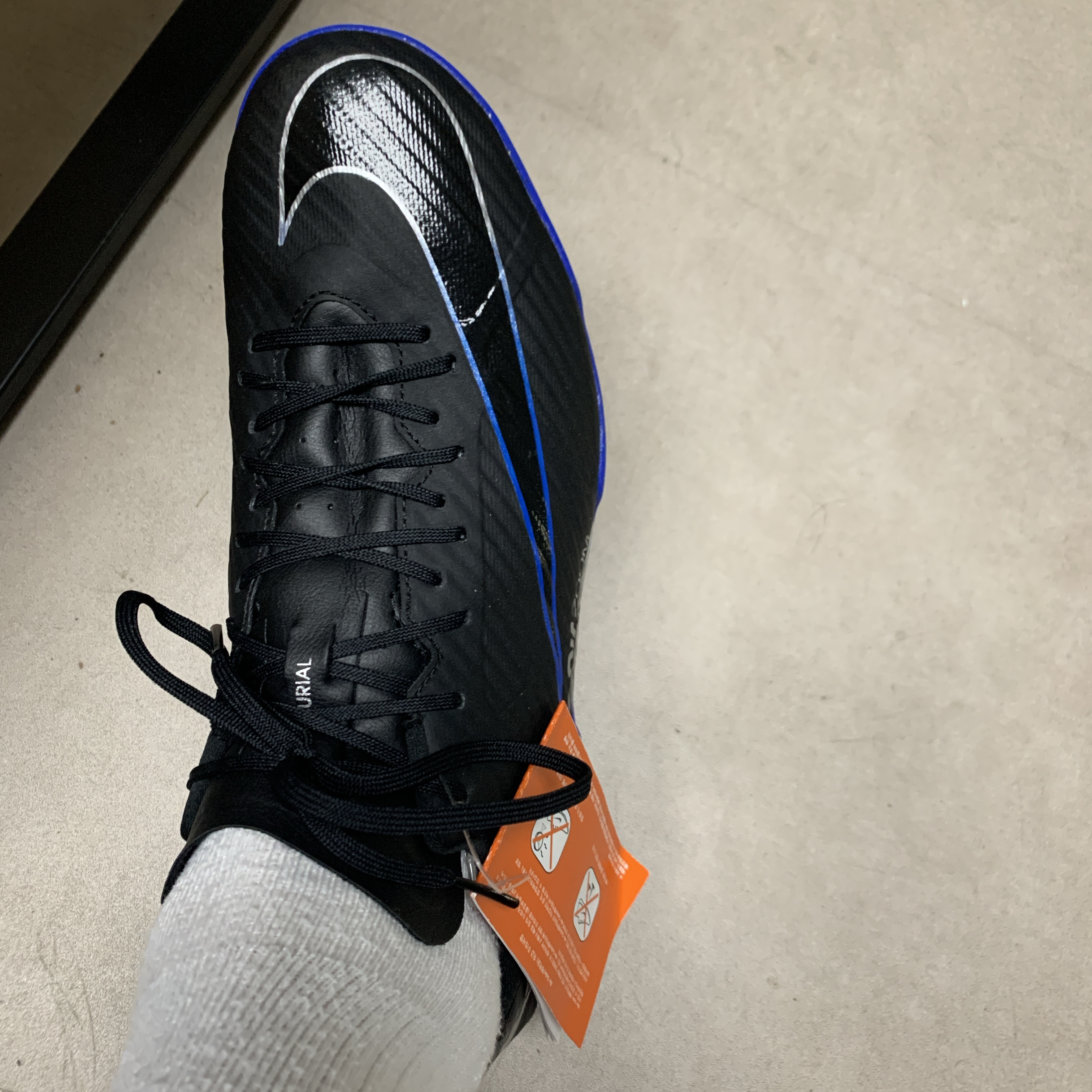 Nike Zoom Mercurial Vapor 15 Academy TF Black Hyper Royal 착용 스타일
