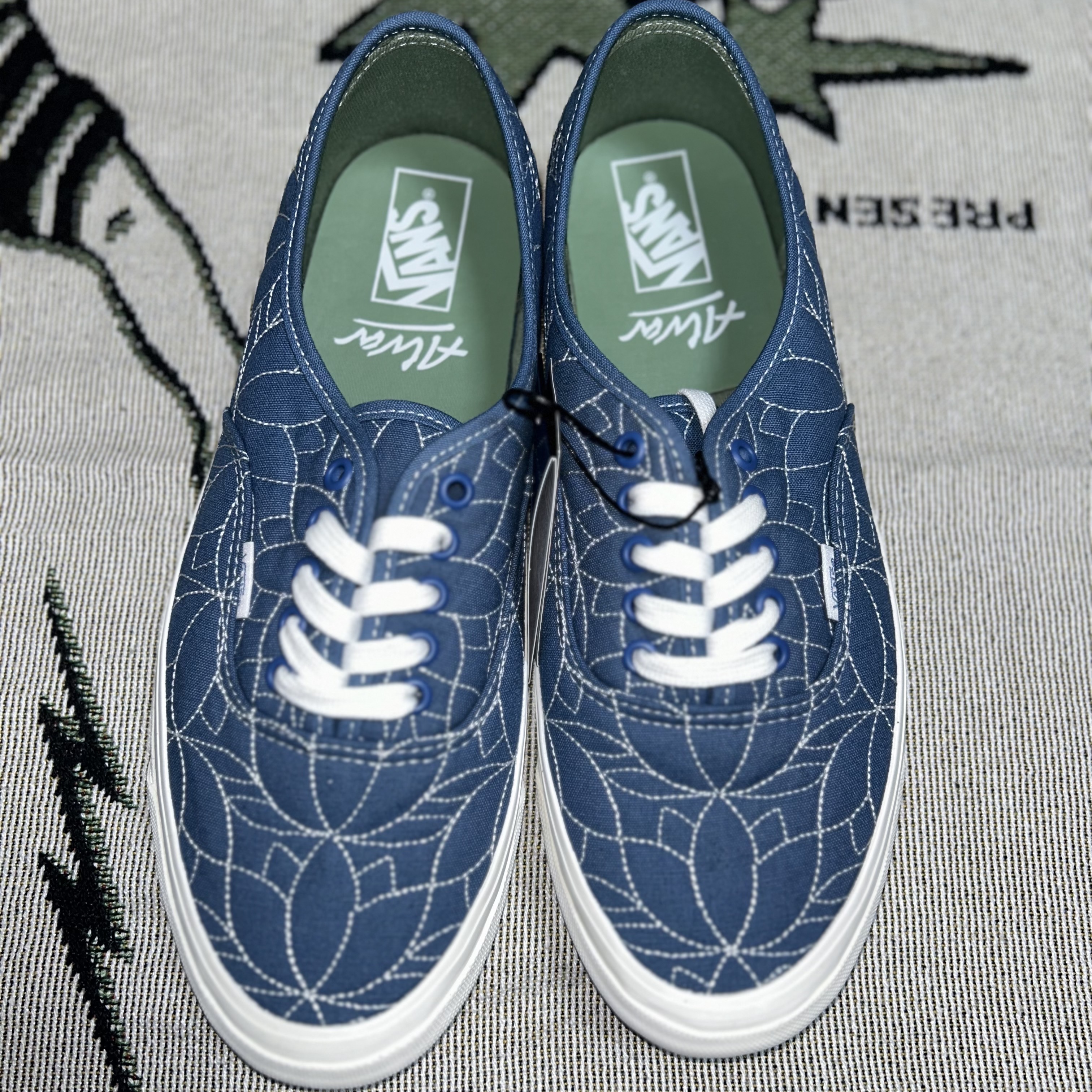 Vans x Alva Skates Authentic 44 DX Anaheim Factory Indigo Navy 착용 스타일 - 3