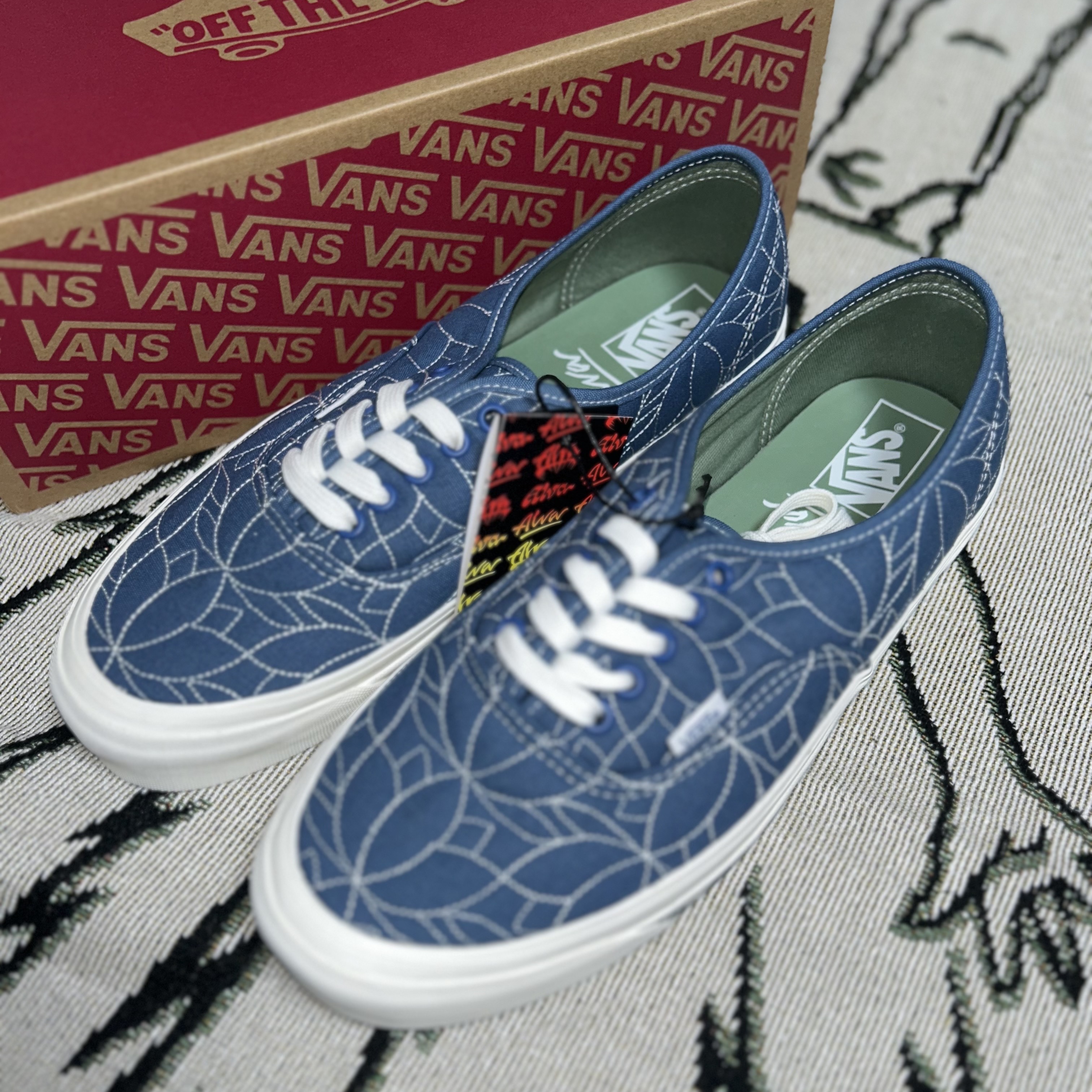 Vans x Alva Skates Authentic 44 DX Anaheim Factory Indigo Navy 착용 스타일 - 1