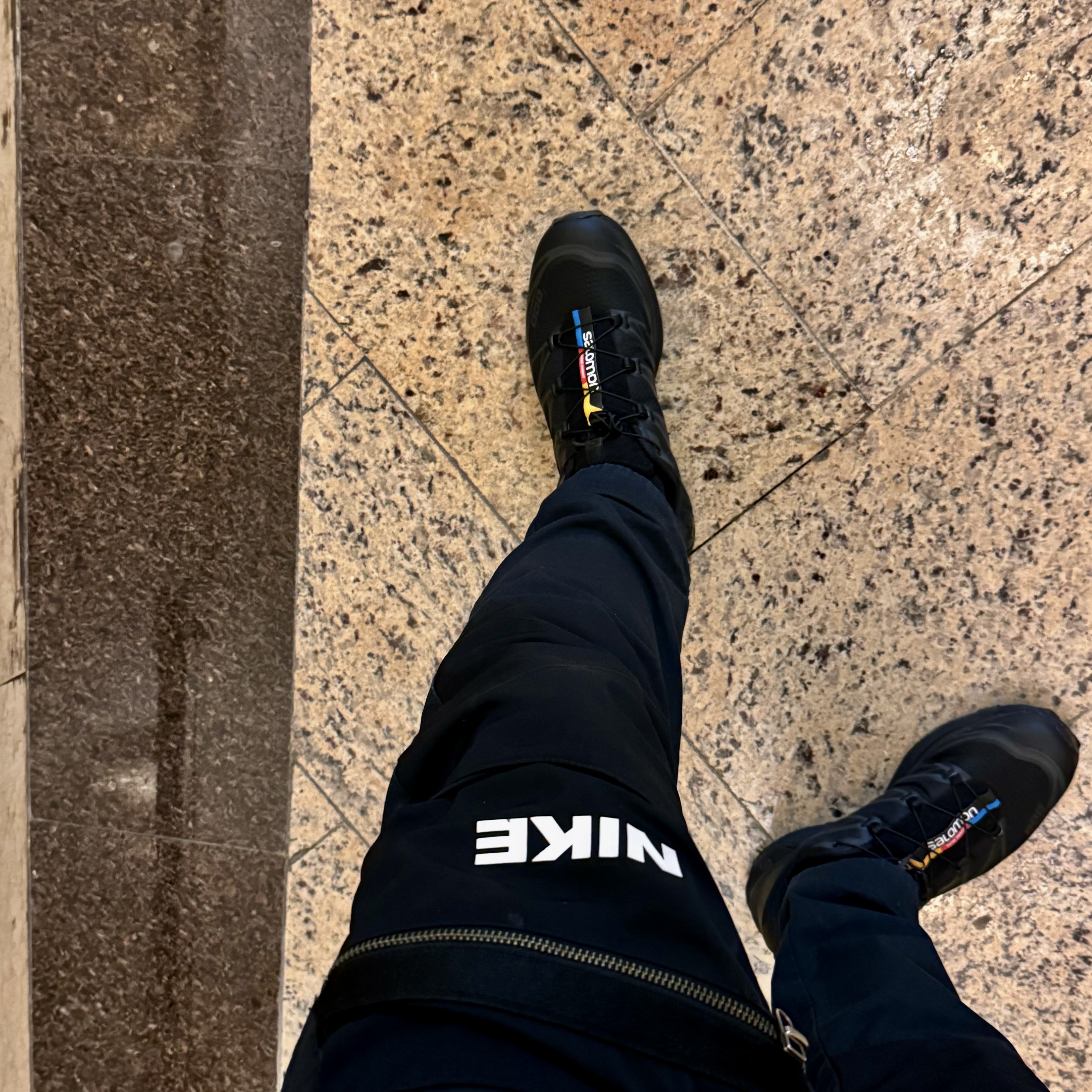 Salomon XT-6 ADV Black 착용 스타일