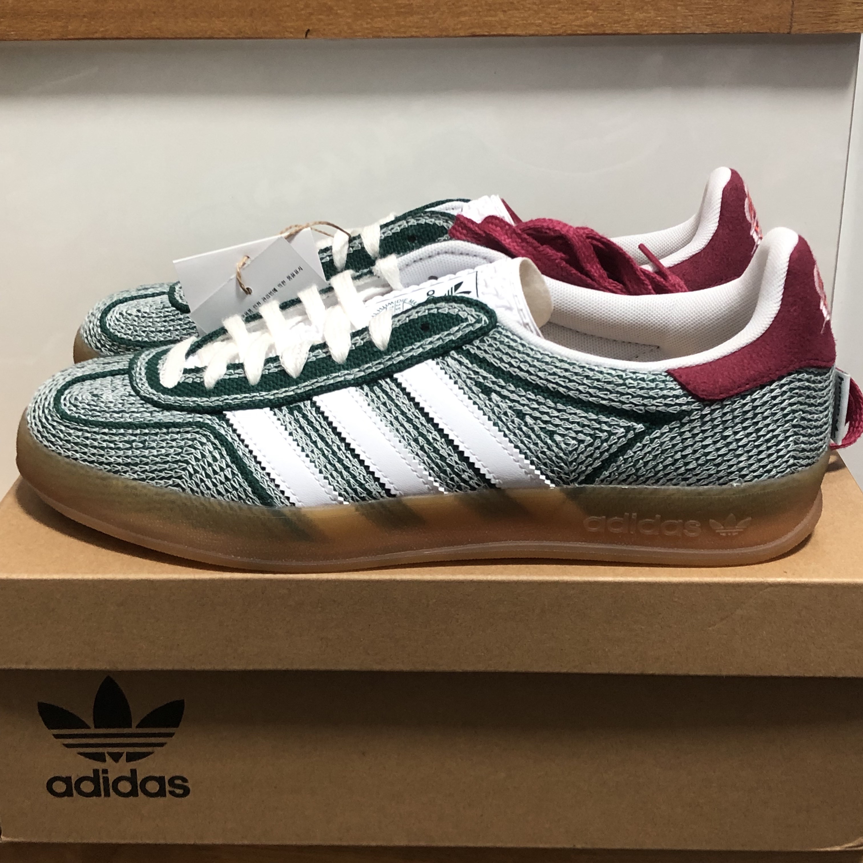 Adidas x Sean Wotherspoon Gazelle Indoor Collegiate Green Cloud White 착용 스타일