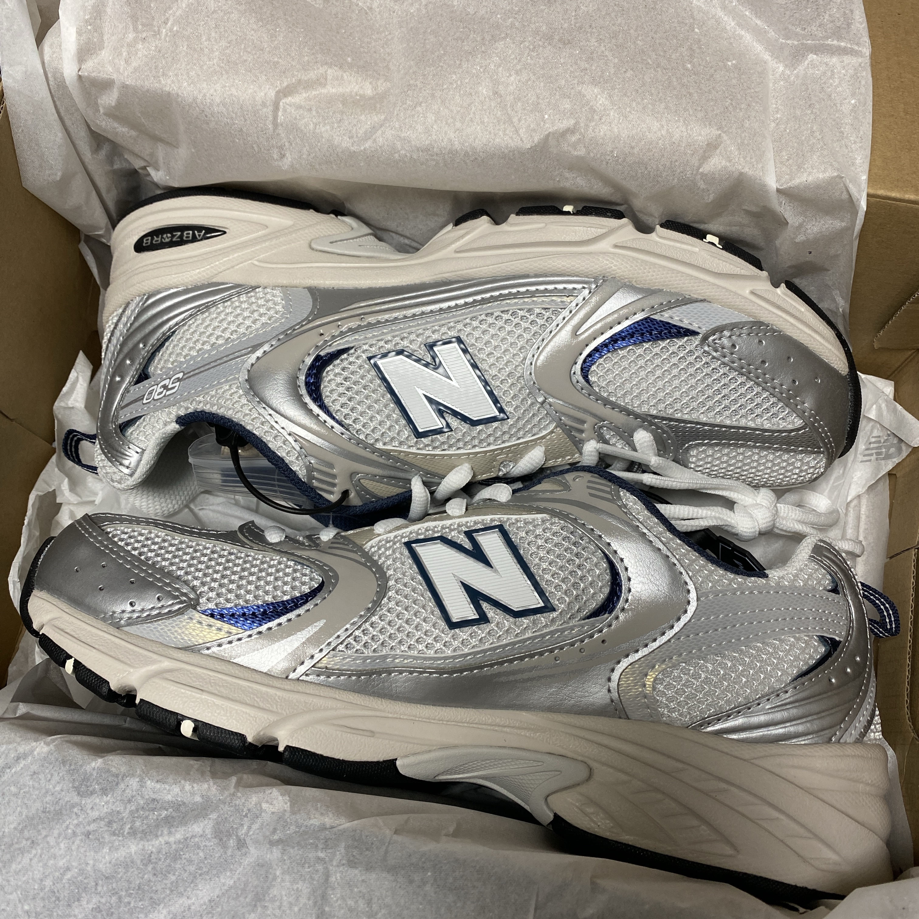 New Balance 530 Steel Grey 착용 스타일 - 3