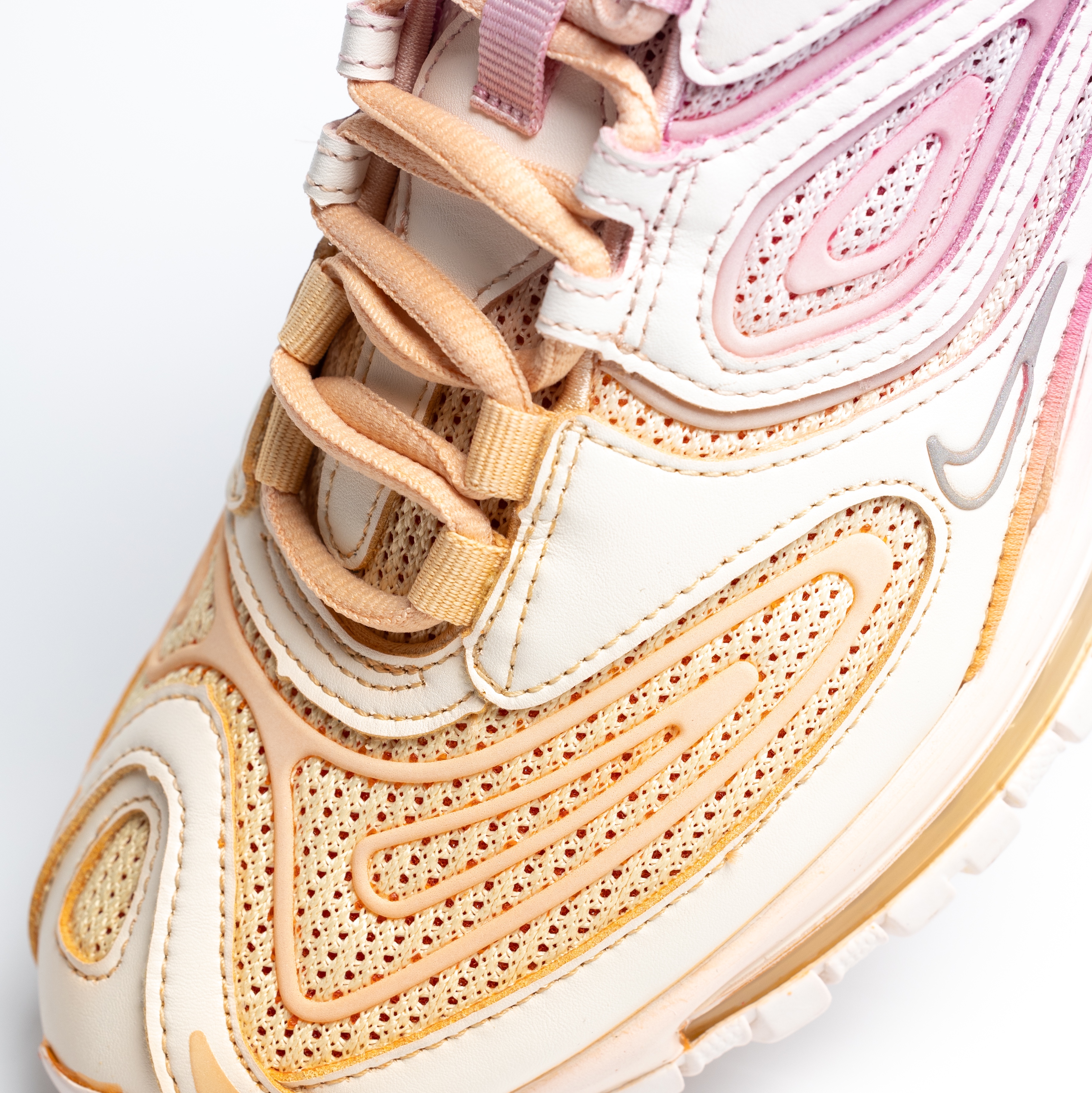 Nike x Supreme Air Max 98 TL White 착용 스타일 - 8