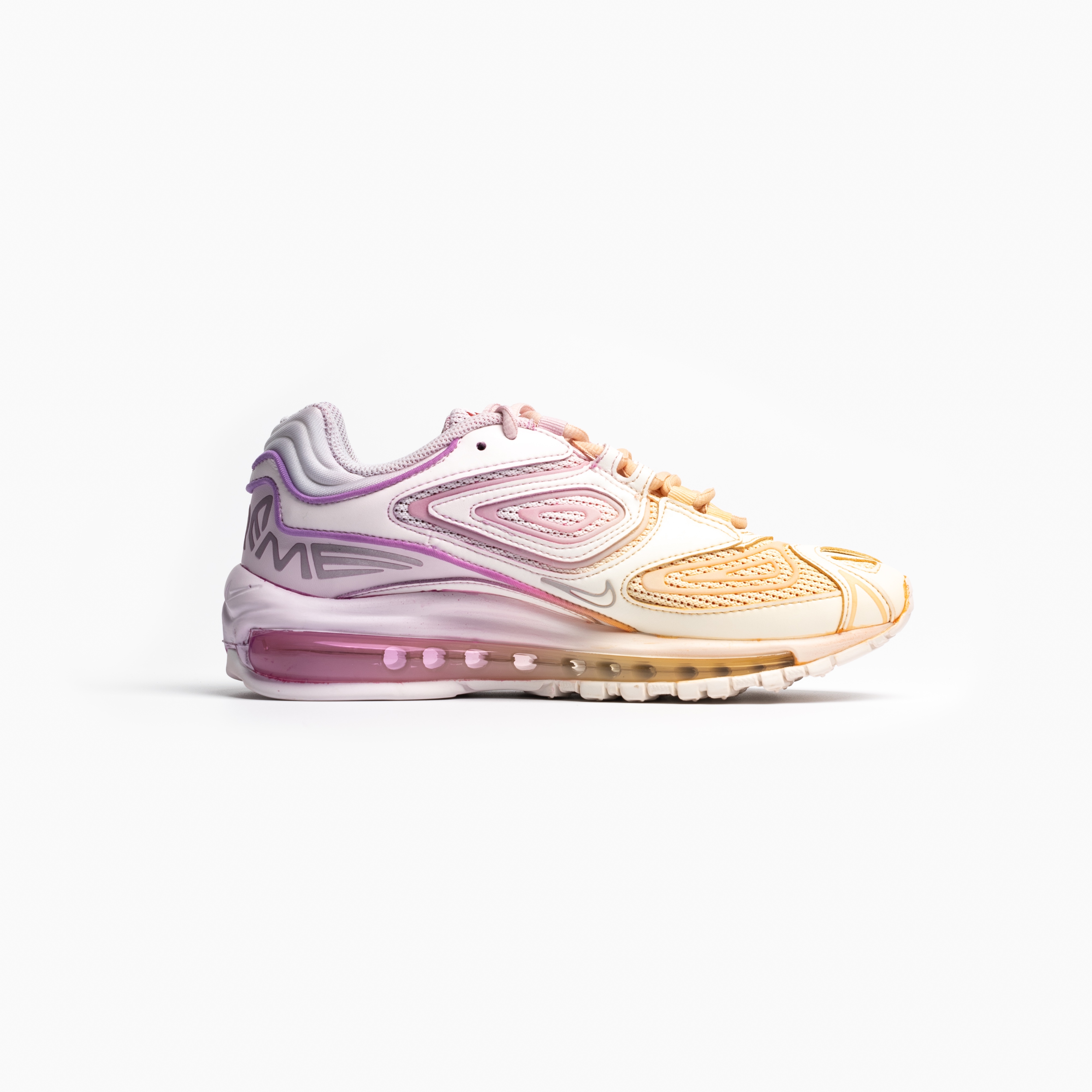 Nike x Supreme Air Max 98 TL White 착용 스타일 - 3