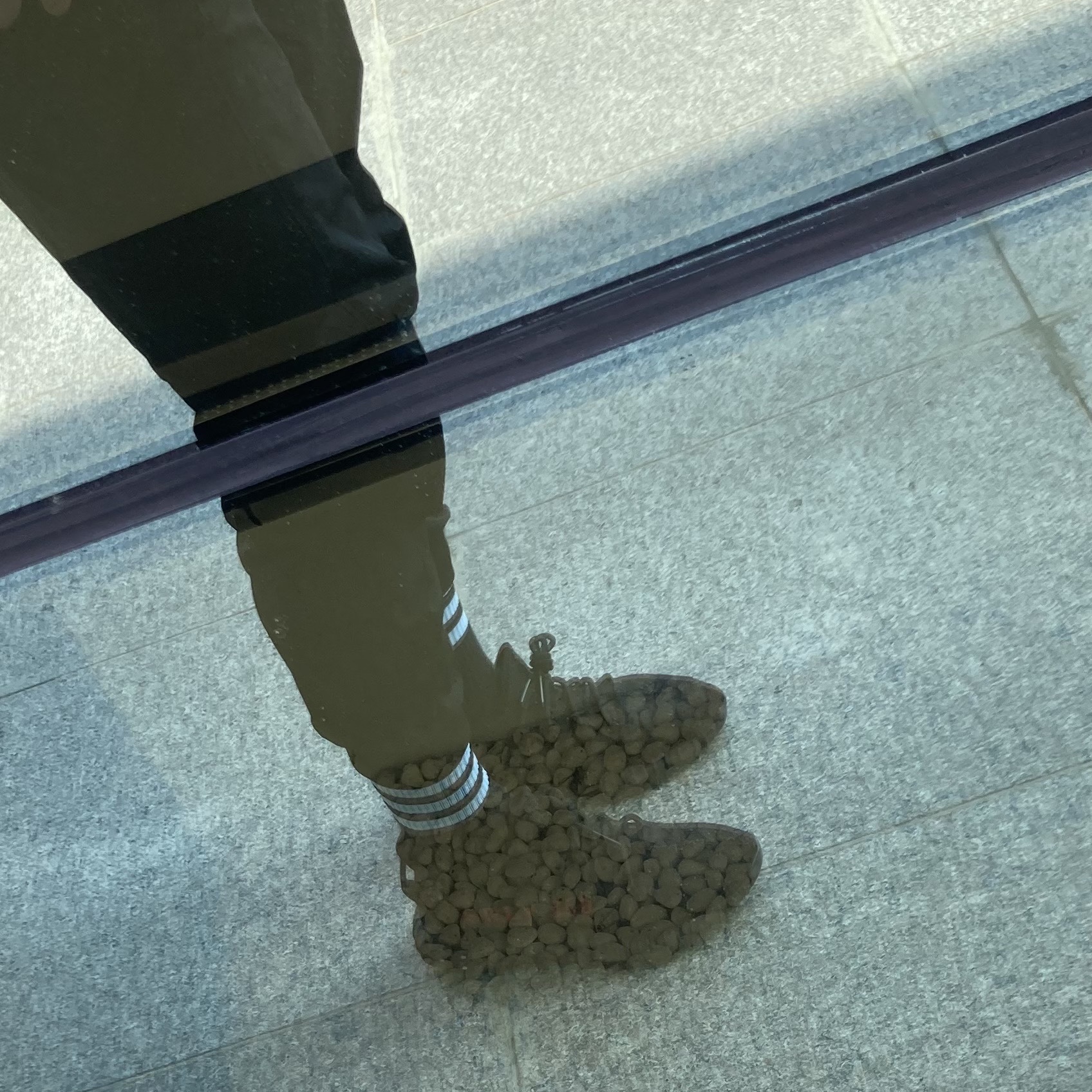 Adidas Yeezy Boost 350 V2 Black Red 2020 착용 스타일