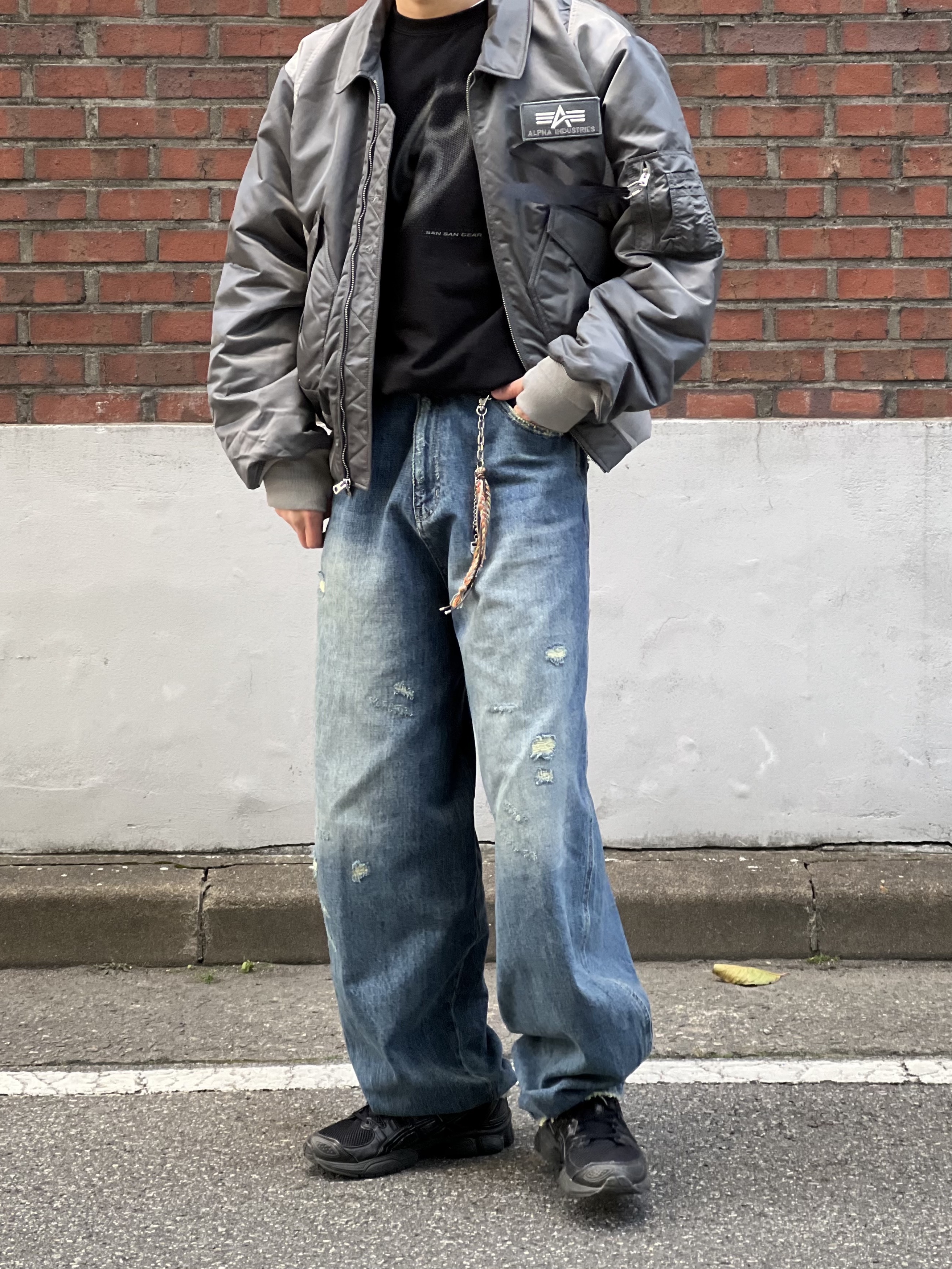 Sansan Gear x Alpha Industries CWU 45/P Flight Jacket Stone Silver - 23FW, Sansan Gear Long Sleeve T-Shirt Black - 22FW 착용 스타일 - 4