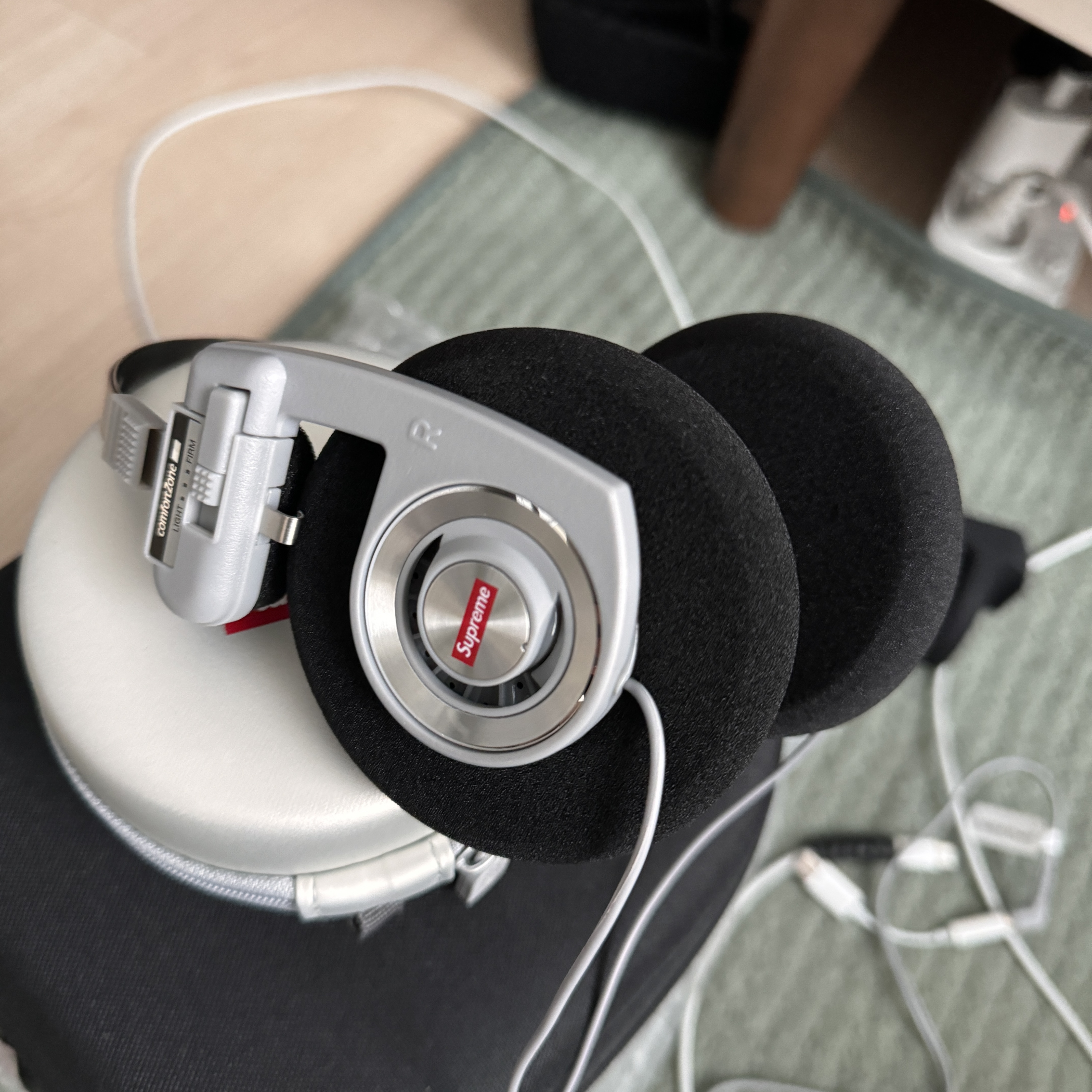 Supreme x Koss Portapro Headphones Silver - 23FW 착용 스타일