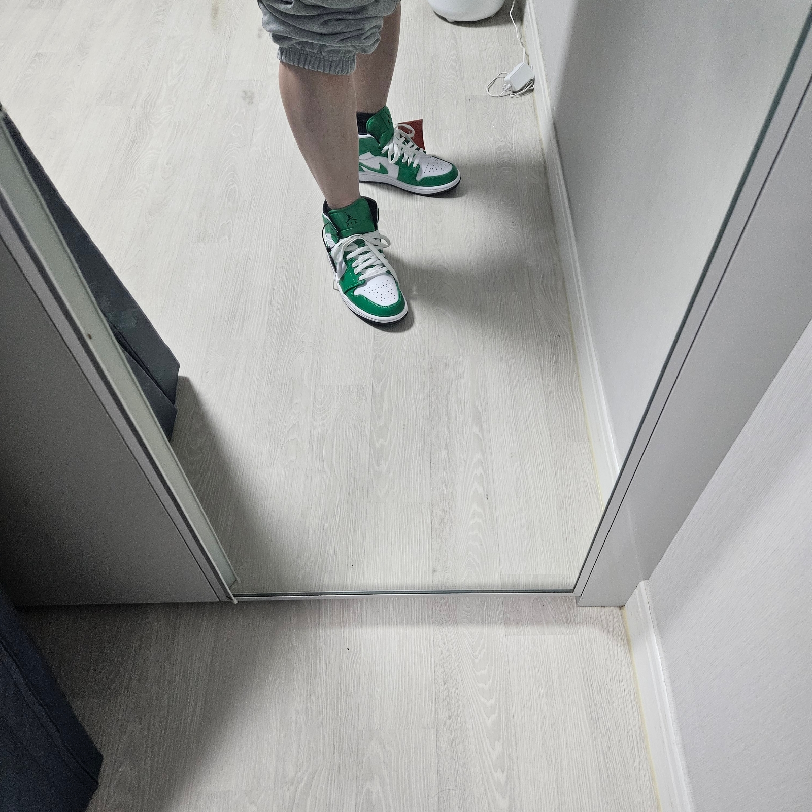 Jordan 1 Mid Lucky Green 착용 스타일