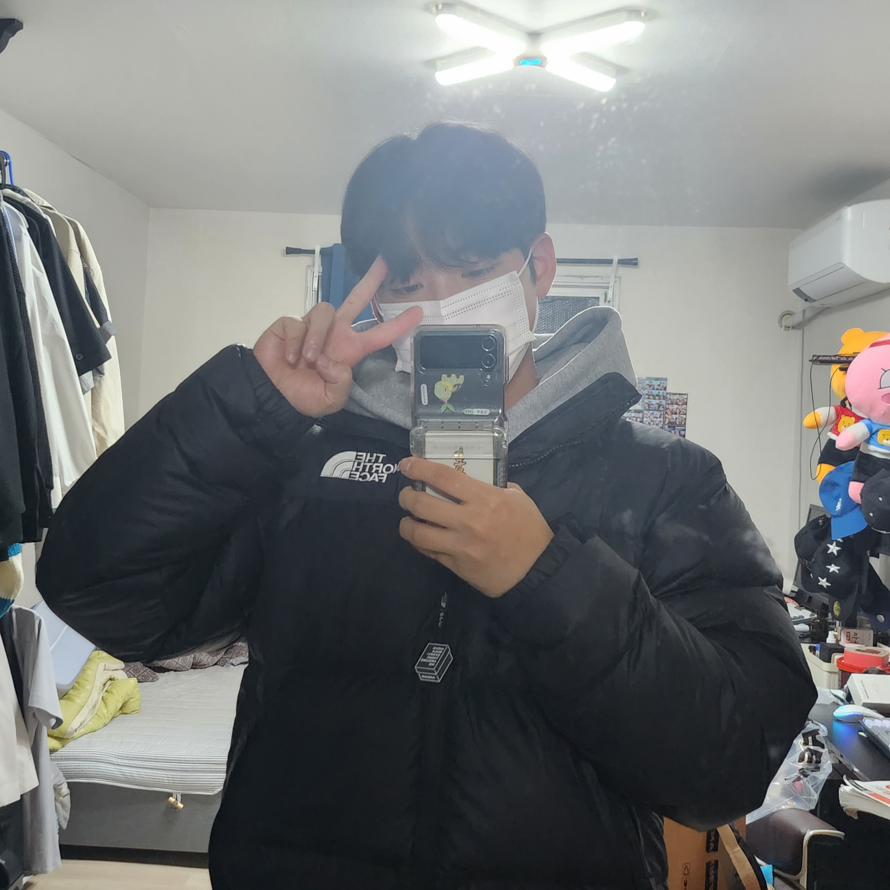 The North Face 1996 Eco Nuptse Jacket Black 착용 스타일